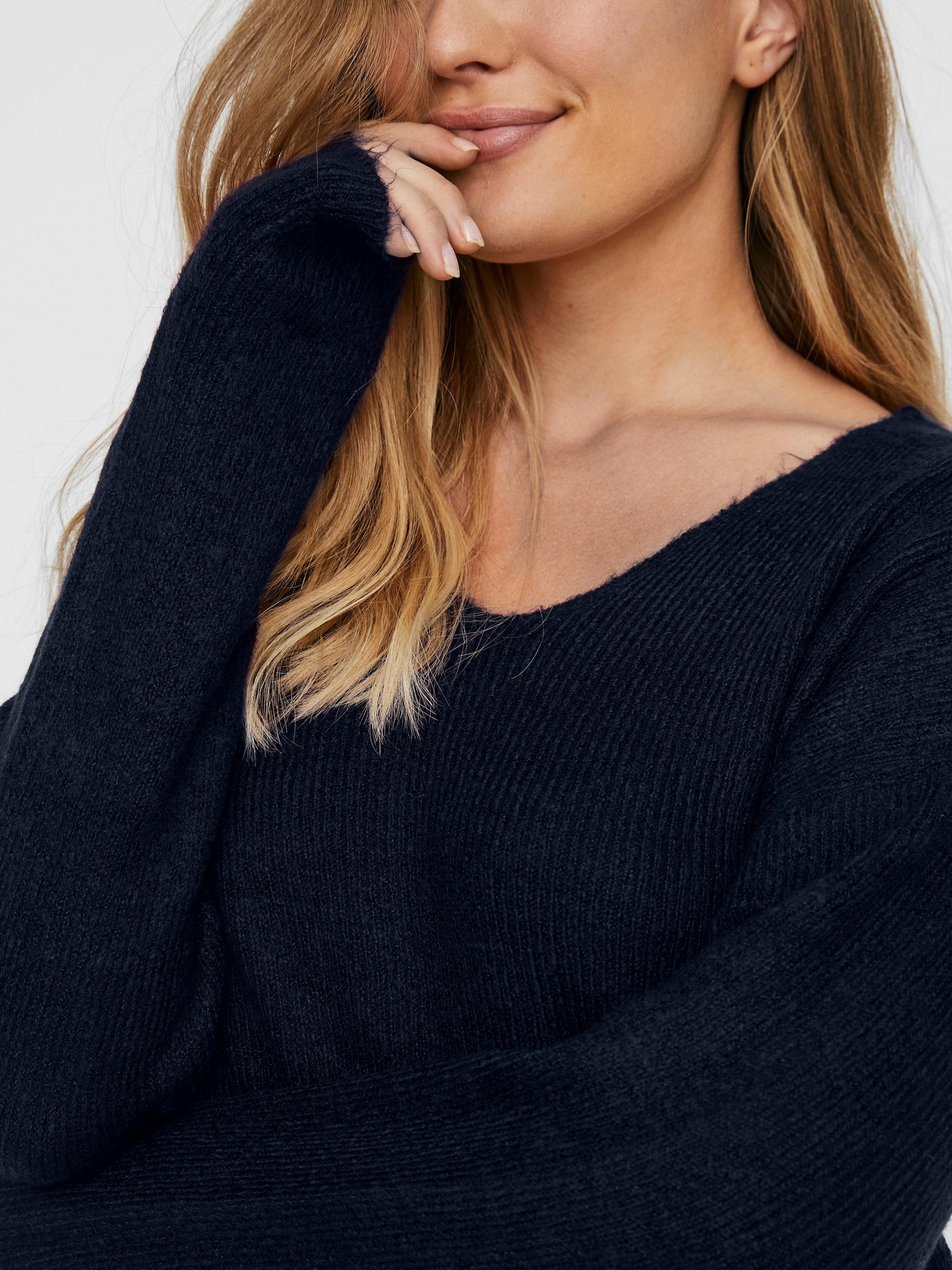 Vero Moda Pull col V »VMCREWLEFILE LS V-NECK BLOUSE NOOS« mélange de matières, coupe ample