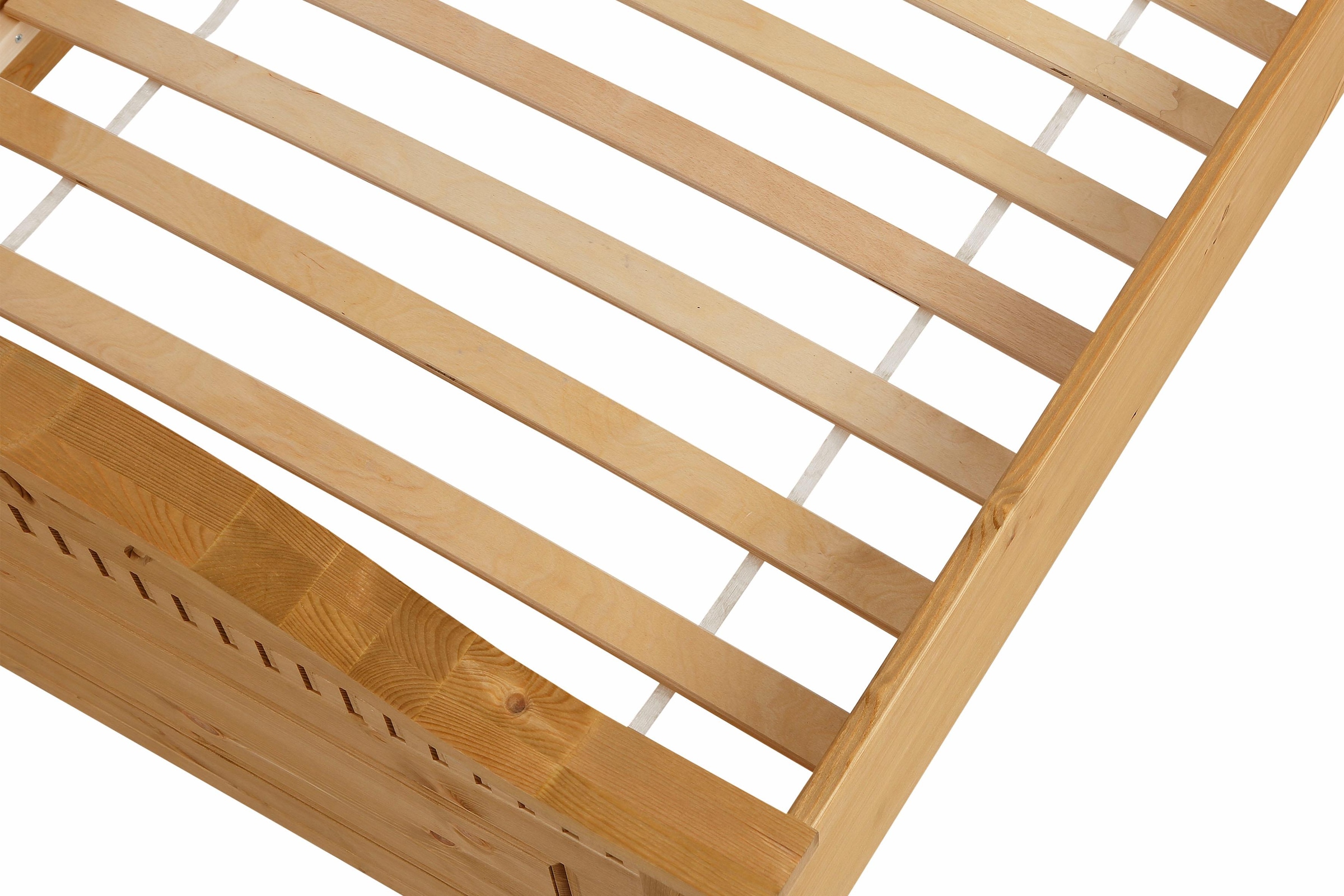 Home affaire Massivholzbett »Graz, hohe Belastbarkeit, klassischer Landhausstil, FSC® zertifiziert« Breite/Belastbarkeit 180cm/220 KG, 90cm/=120KG,  mit dekorativen Fräsungen, inklusive Lattenrost