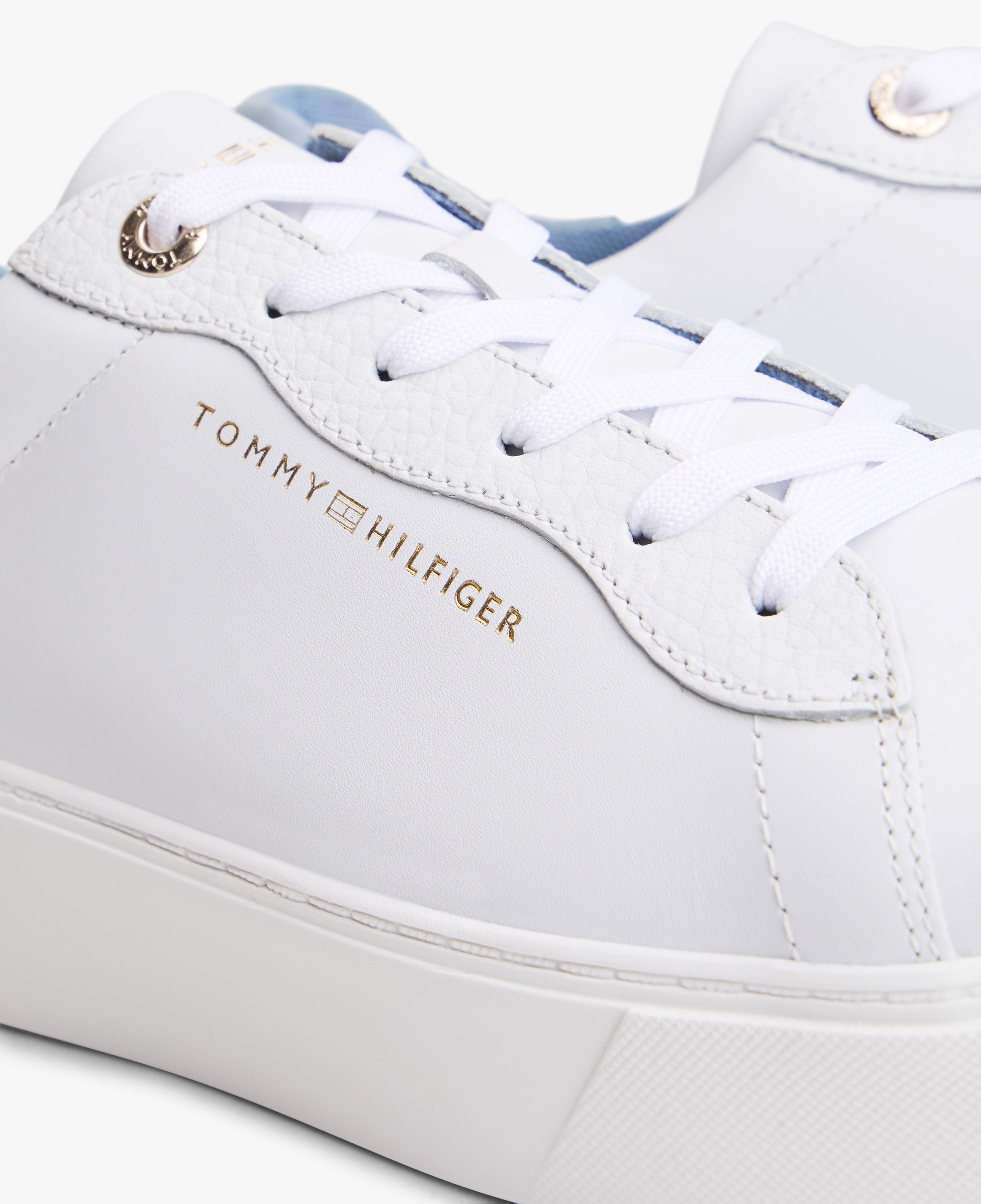 Tommy Hilfiger Baskets à plateforme »CHIC PLATFORM CUPSOLE SNEAKER«  chaussure de loisirs, chaussure basse, à lacets avec bel élément logo TH