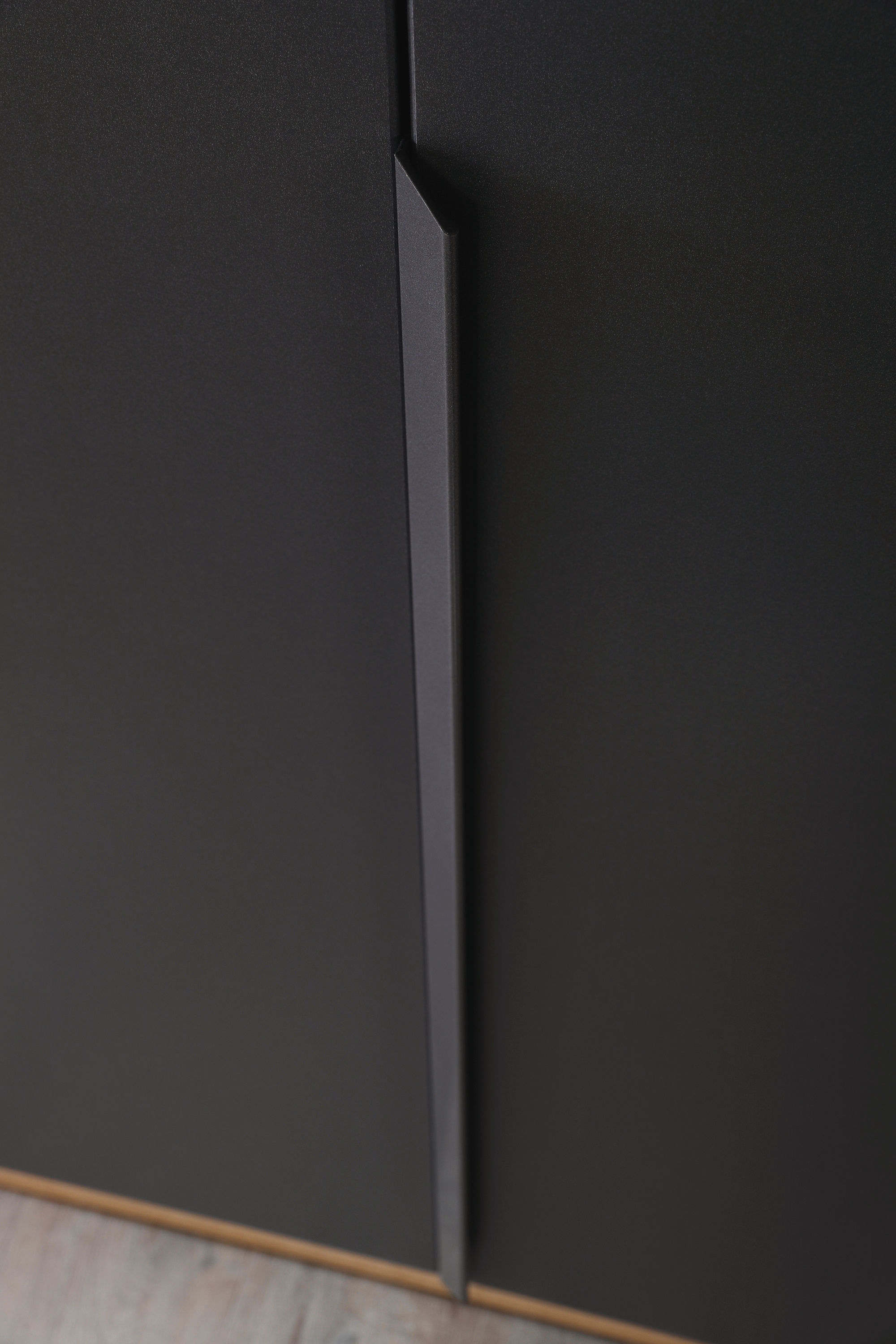 rauch Drehtürenschrank »Kleiderschrank Schrank Garderobe Ankleide DARK&WOOD BY QUADRA SPIN« Breiten: 181/226/271 cm, Höhe 210 cm,  im Industrial Style mit Schubkästen in Eiche Dekor, mit Spiegel