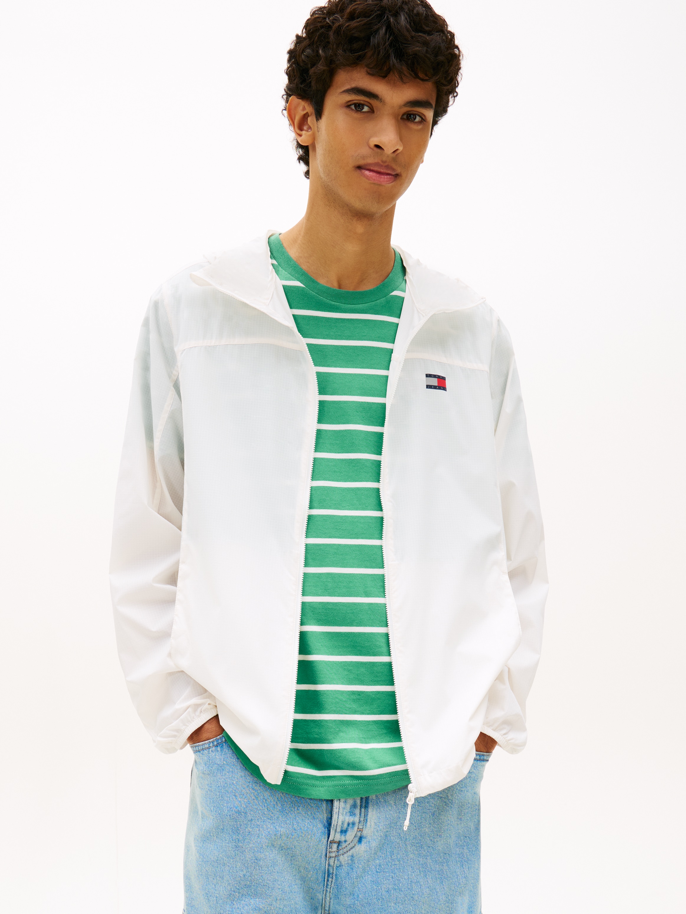 Tommy Jeans Veste d'extérieur »TJM OUTDOOR SHELL« mit Kapuze Windsheeter Windjacke Packable Fahrradjacke Regular fit mit Kapuze