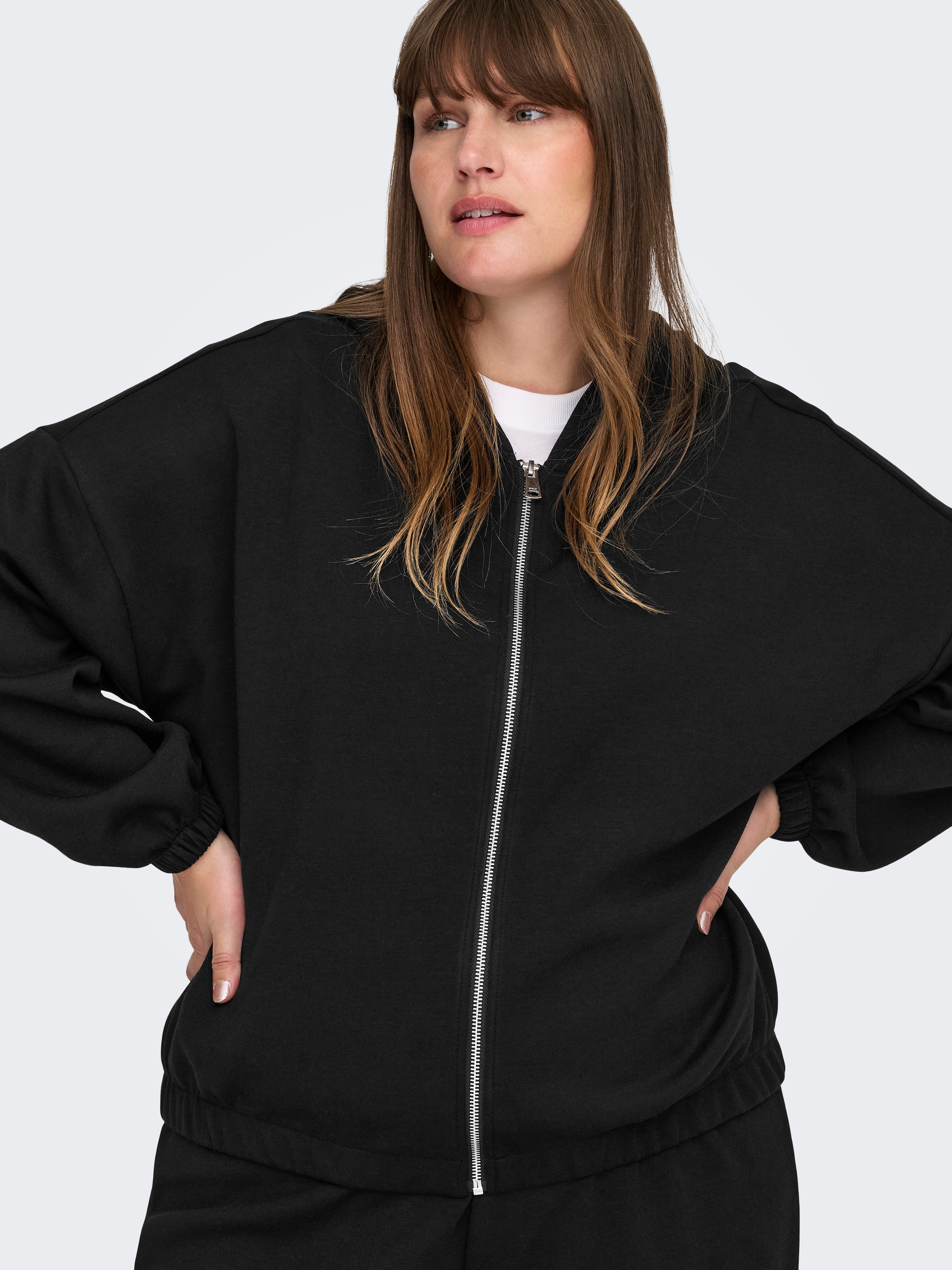 ONLY CARMAKOMA Sweat à capuche »CARSCARLETT LS ELASTIC ZIP HOOD SWT NOOS«
