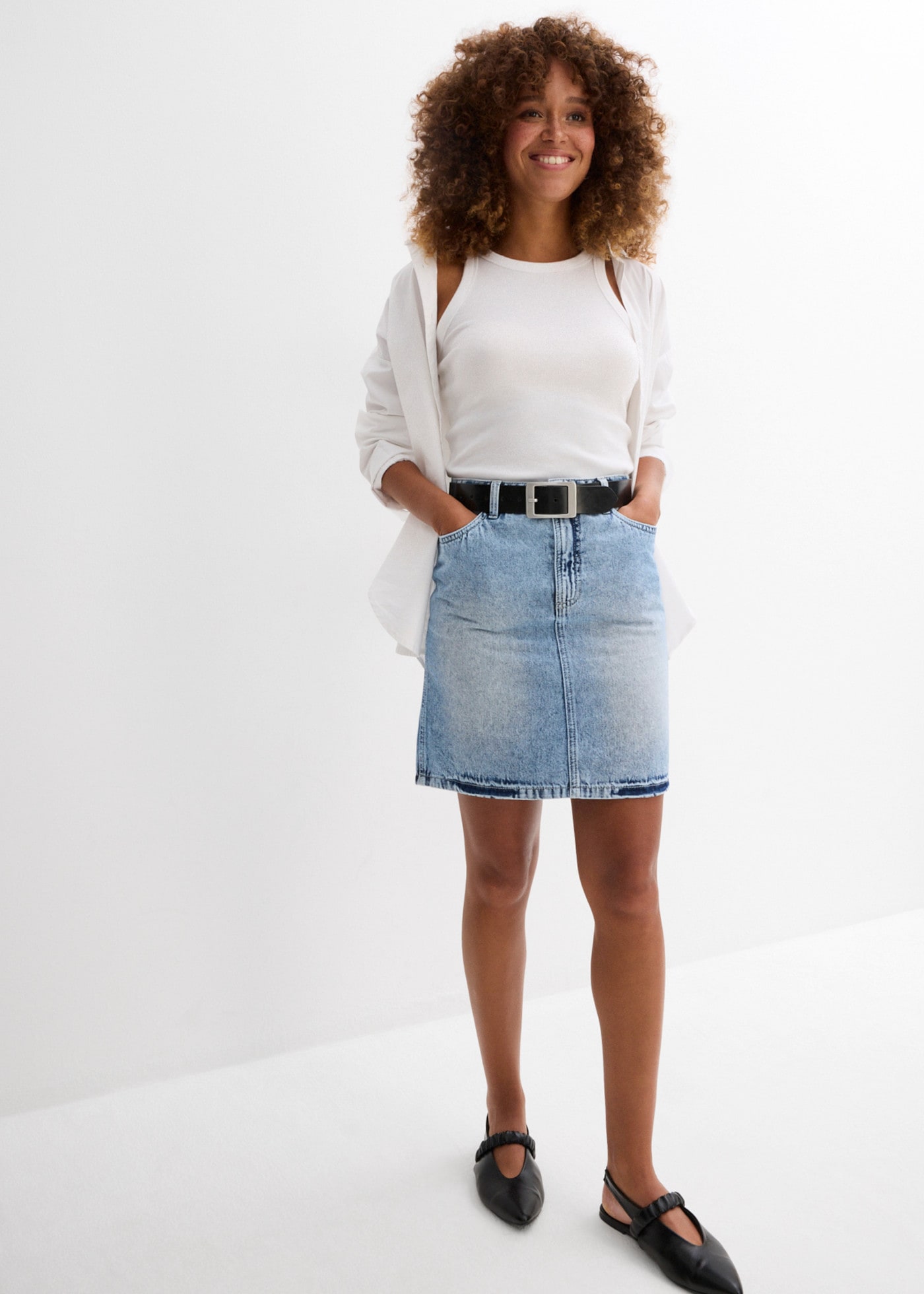 bonprix Jupe en jean regular fit, mit hinterem Schlitz, aus Baumwolle