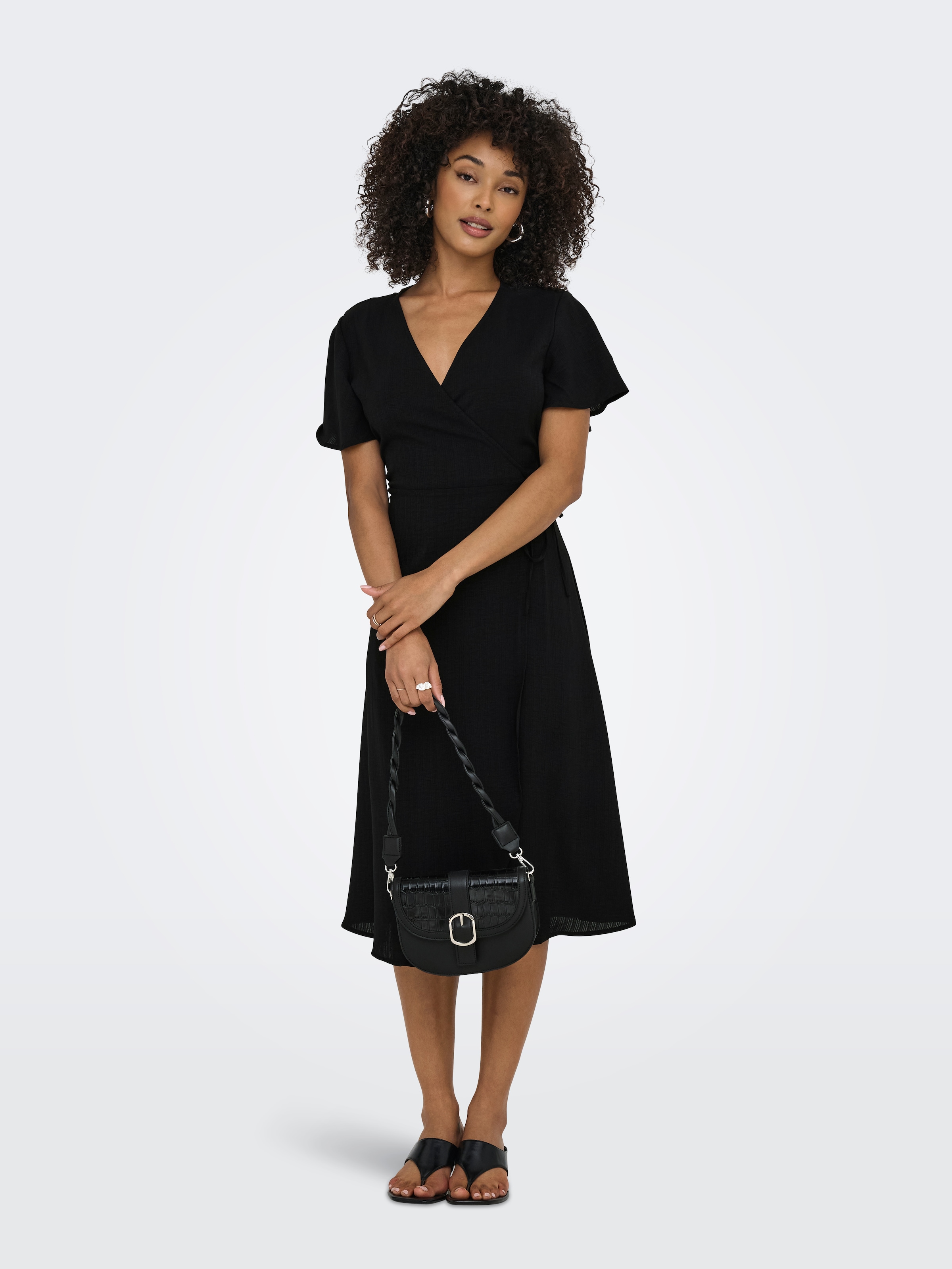 ONLY Robe portefeuille »ONLCALI LIFE S/S WRAP DRESS WVN NOOS« fibre synthétique, coupe régulière, col en V