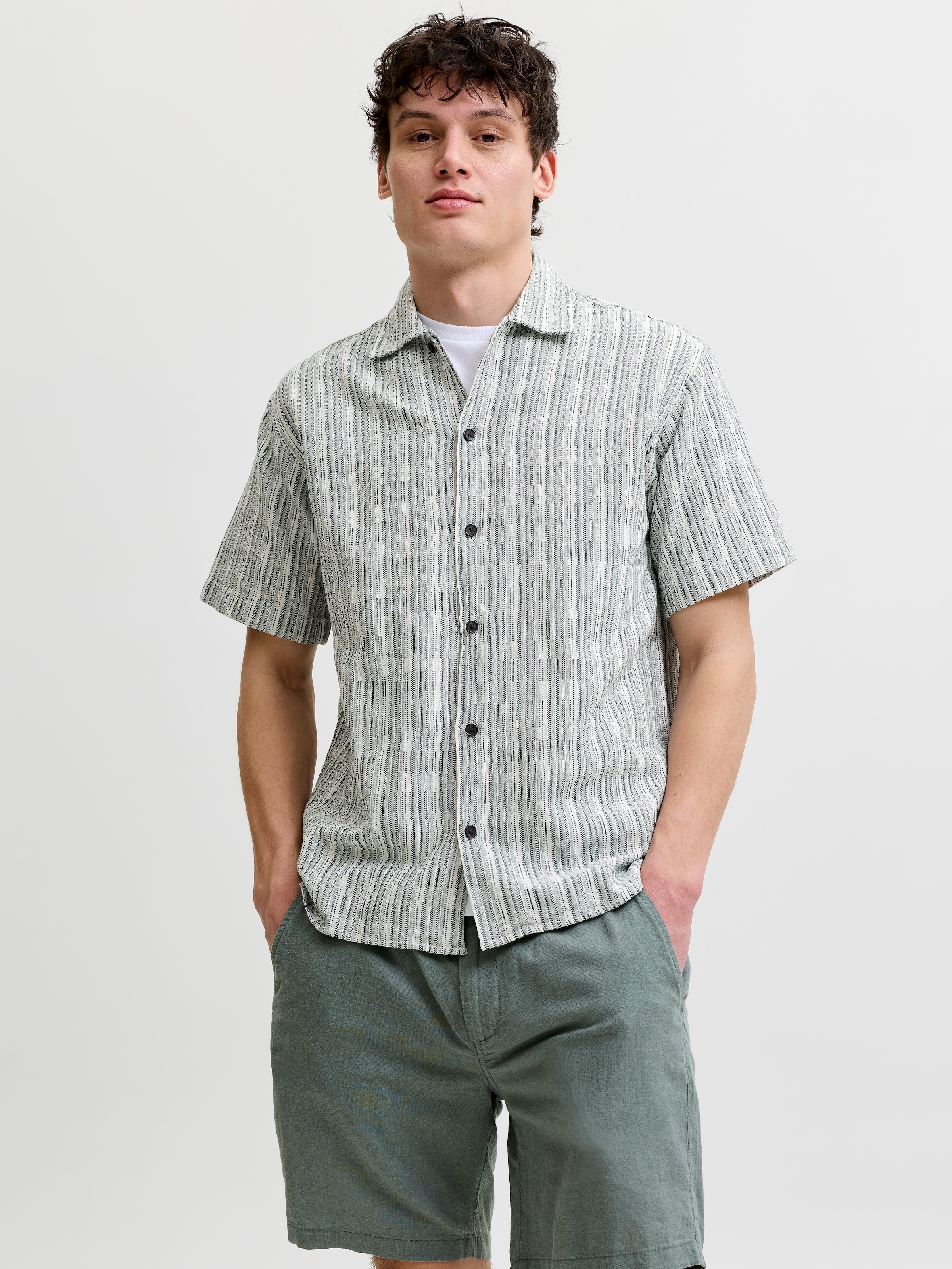 Jack & Jones Kurzarmhemd »JPRBLUTIAGO STRUCTURE SS RESORT SHIRT SN« Baumwolle, locker geschnitten