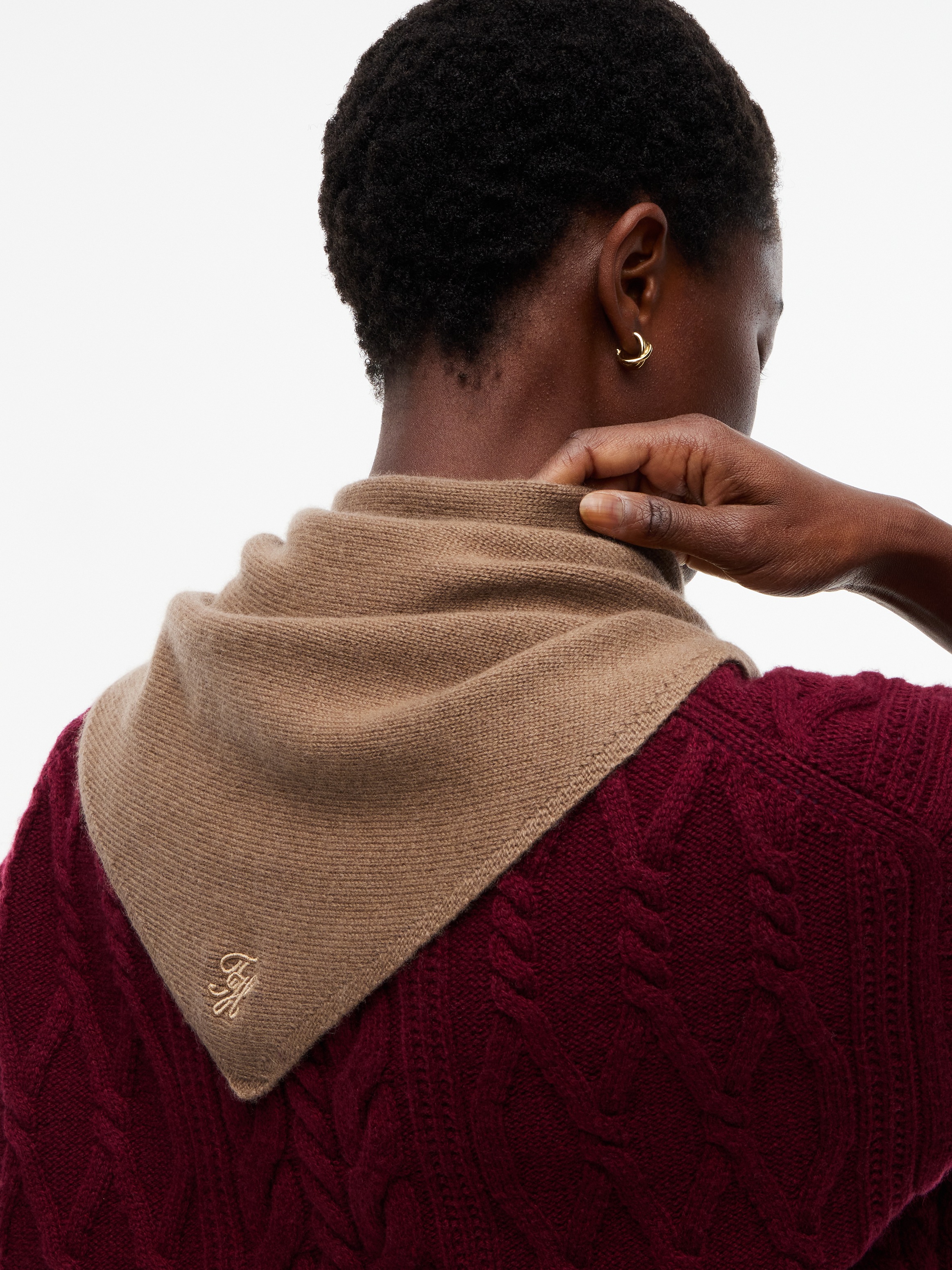 Tommy Hilfiger Wollschal »TH SCRIPT TRIANGLE SCARF« dreieckig, mit Kaschmiranteil, mit Logostickerei