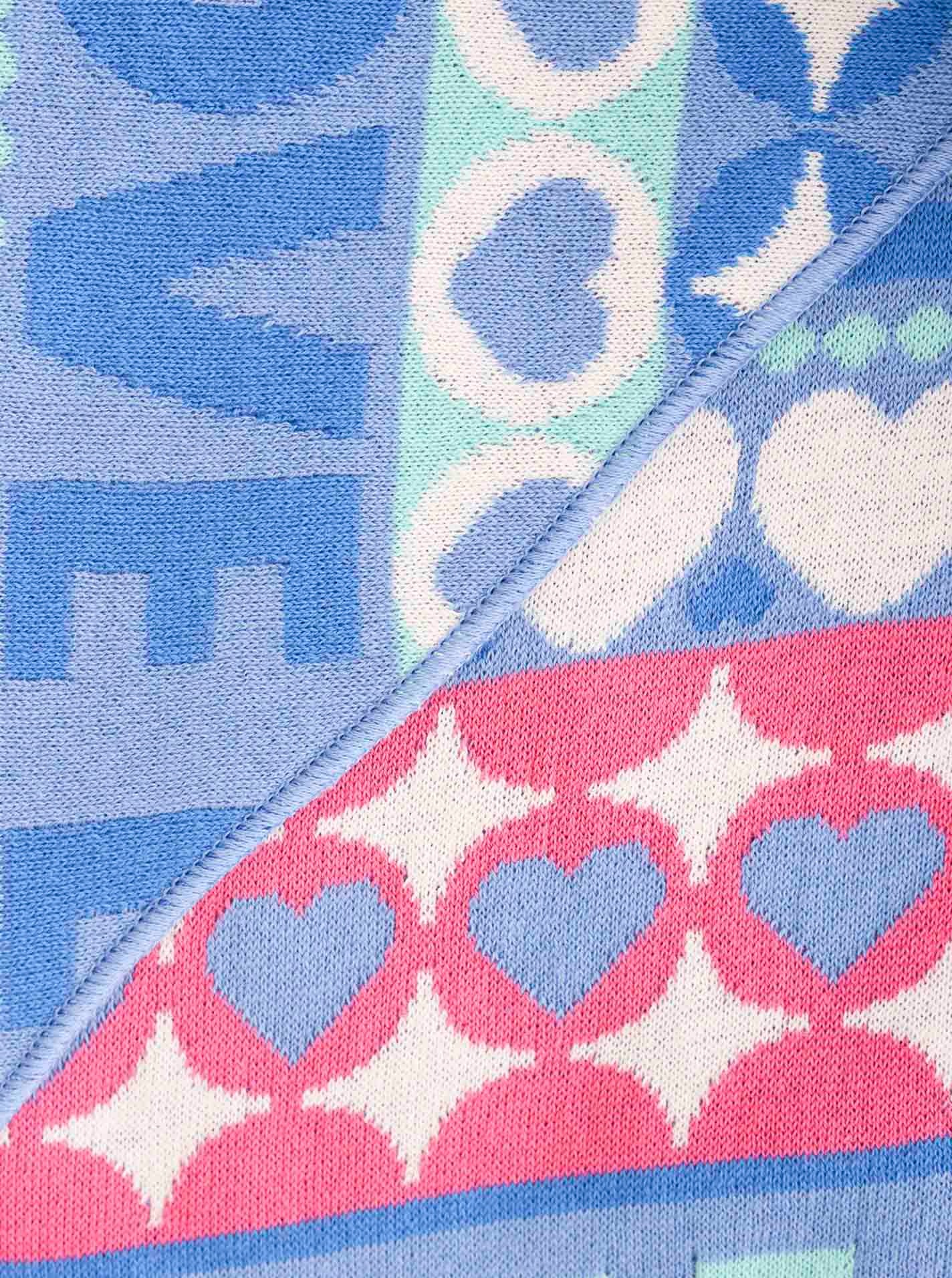 Zwillingsherz Foulard triangulaire »"Jahrmarkt"« Schriftzug, farbenfroh, wärmend, Strick