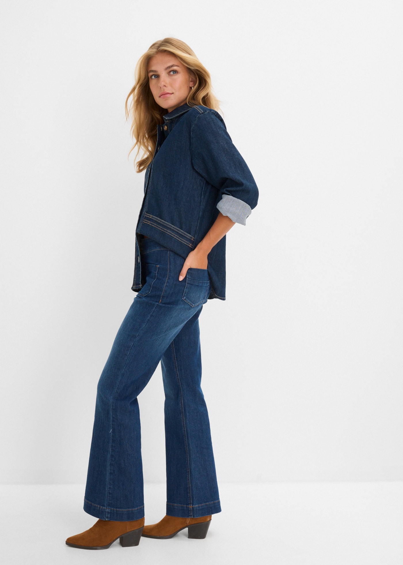bonprix Jeans à pattes d'eph avec taille mi-haute, coupe régulière, forme évasée, aspect usé