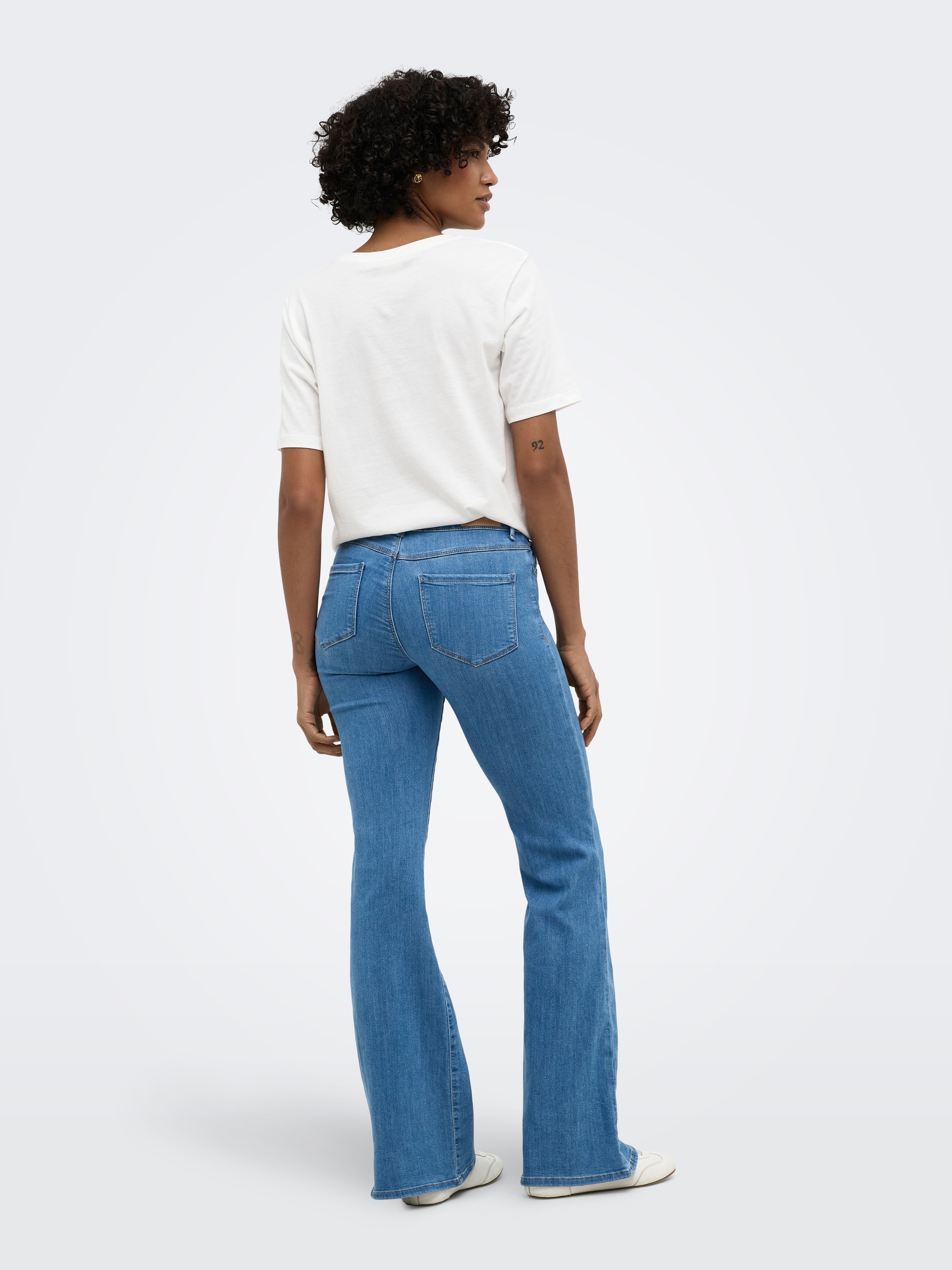 ONLY Jeans bootcut »ONLHELLA LOW RETRO FLARED DNM« Mélange viscose, coupe bootcut,