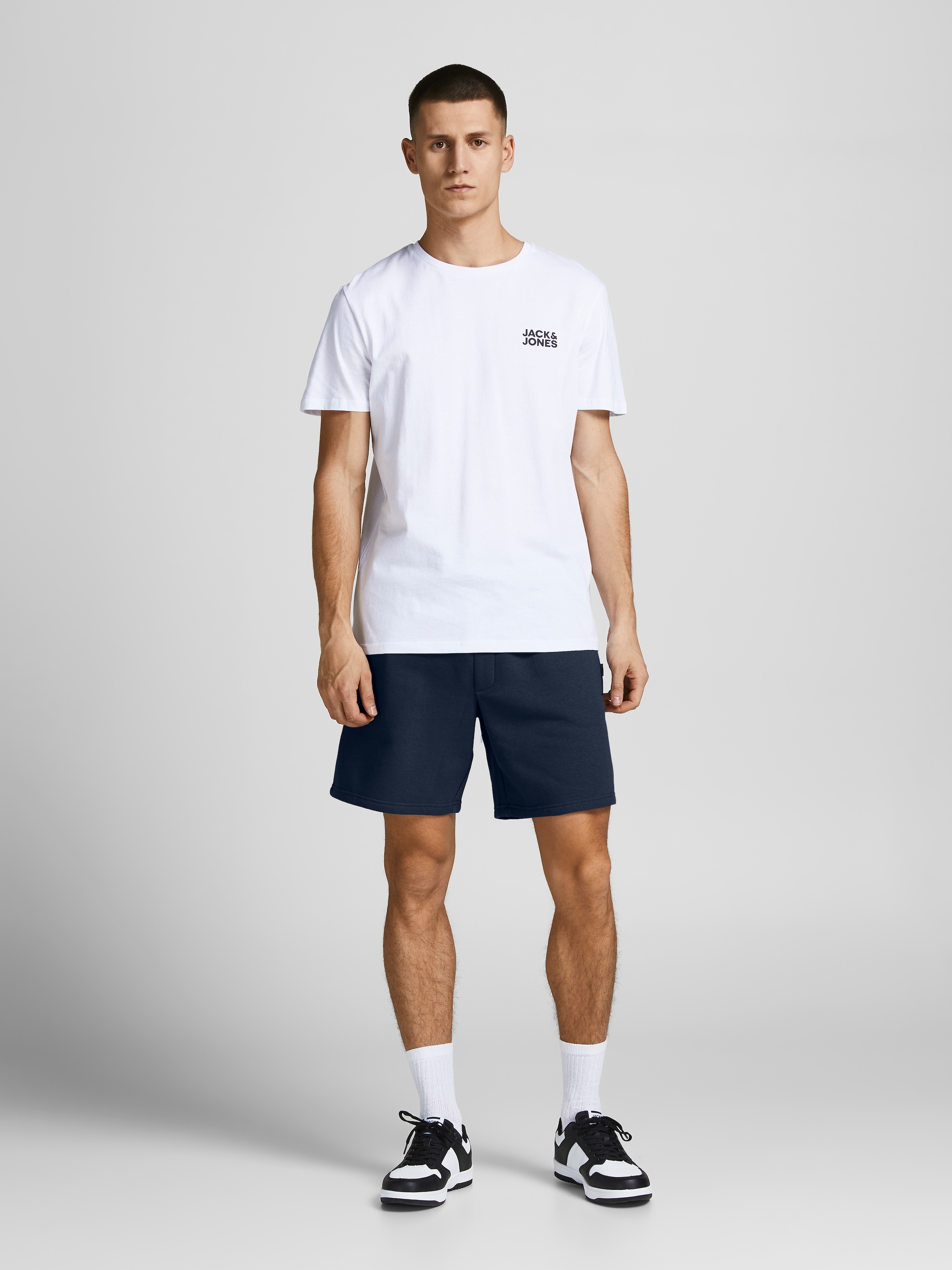 Jack & Jones Sweatshorts »JPSTGORDON mit elastischem Bund«  unifarben, modisch, regular fit, Webstoff