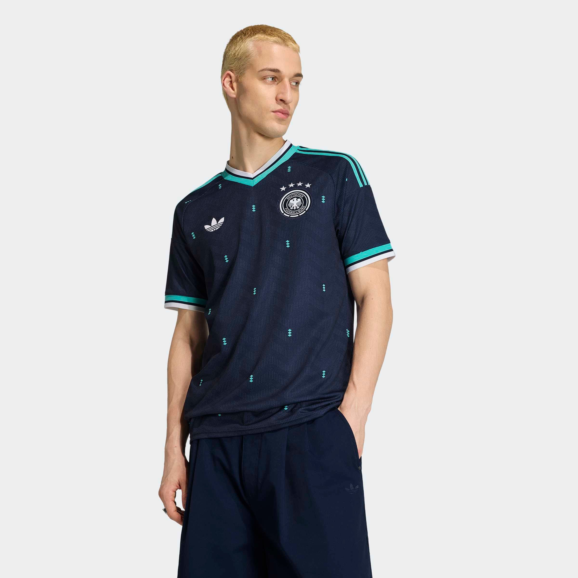 adidas Performance Maillot de foot »DEUTSCHLAND 26 AUSWÄRTSTRIKOT« avec technologie Climacool®, col en V, ceinture côtelée