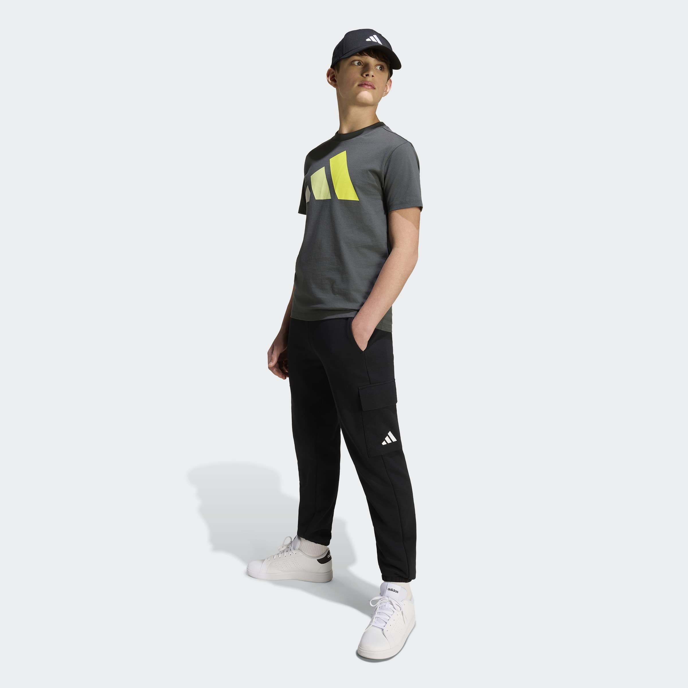 adidas Sportswear T-shirt »ESSENTIALS KIDS« pour enfants et adolescents, avec encolure ronde, en 100 % coton