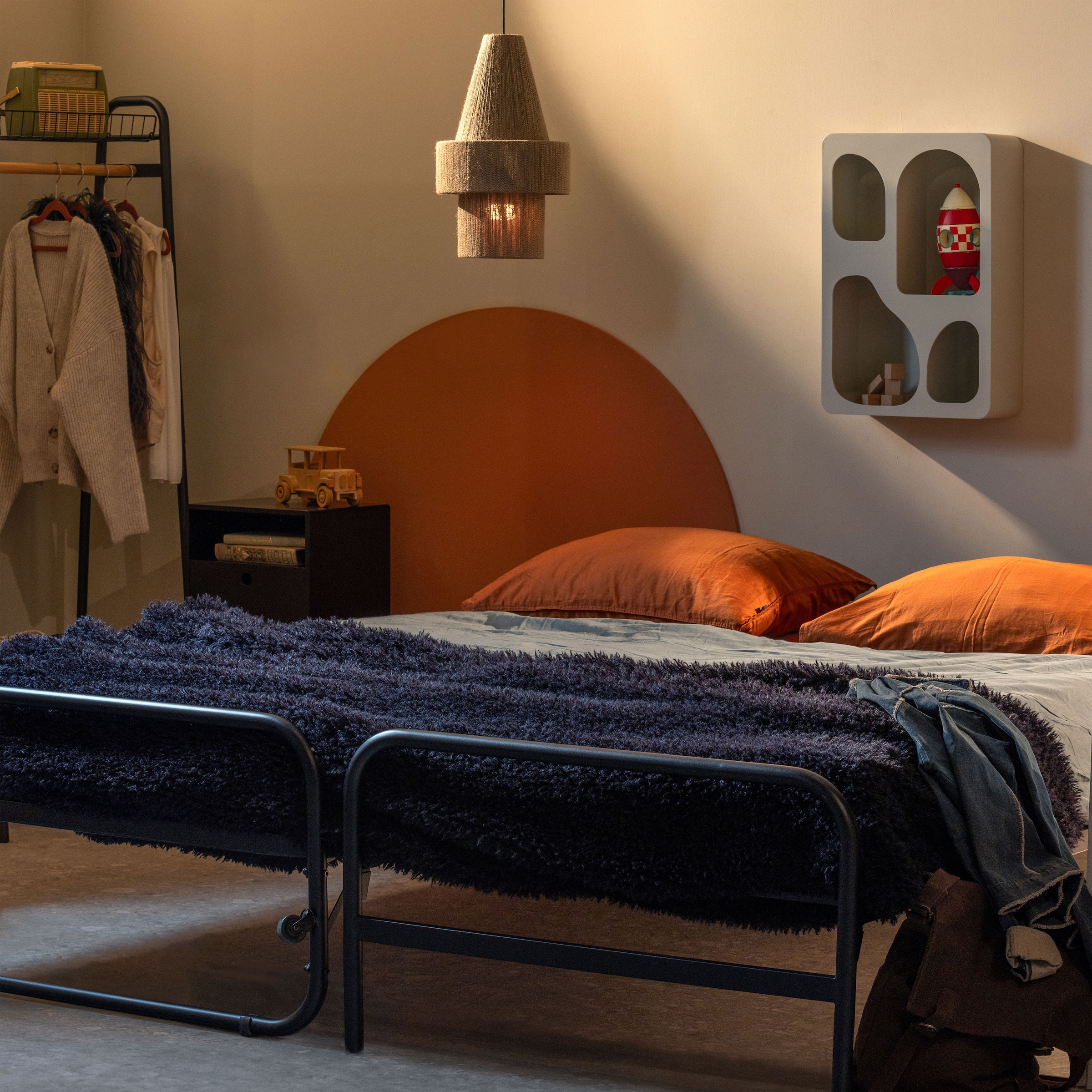 WOOOD Bettgestell »Lucy Metallrahmen pulverbeschichtet zusammenklappbar, 206 x 96 x 57 cm« Eingeklappt 30 cm hoch, Tragkraft 150 kg, Matratzenmass 90x200 cm