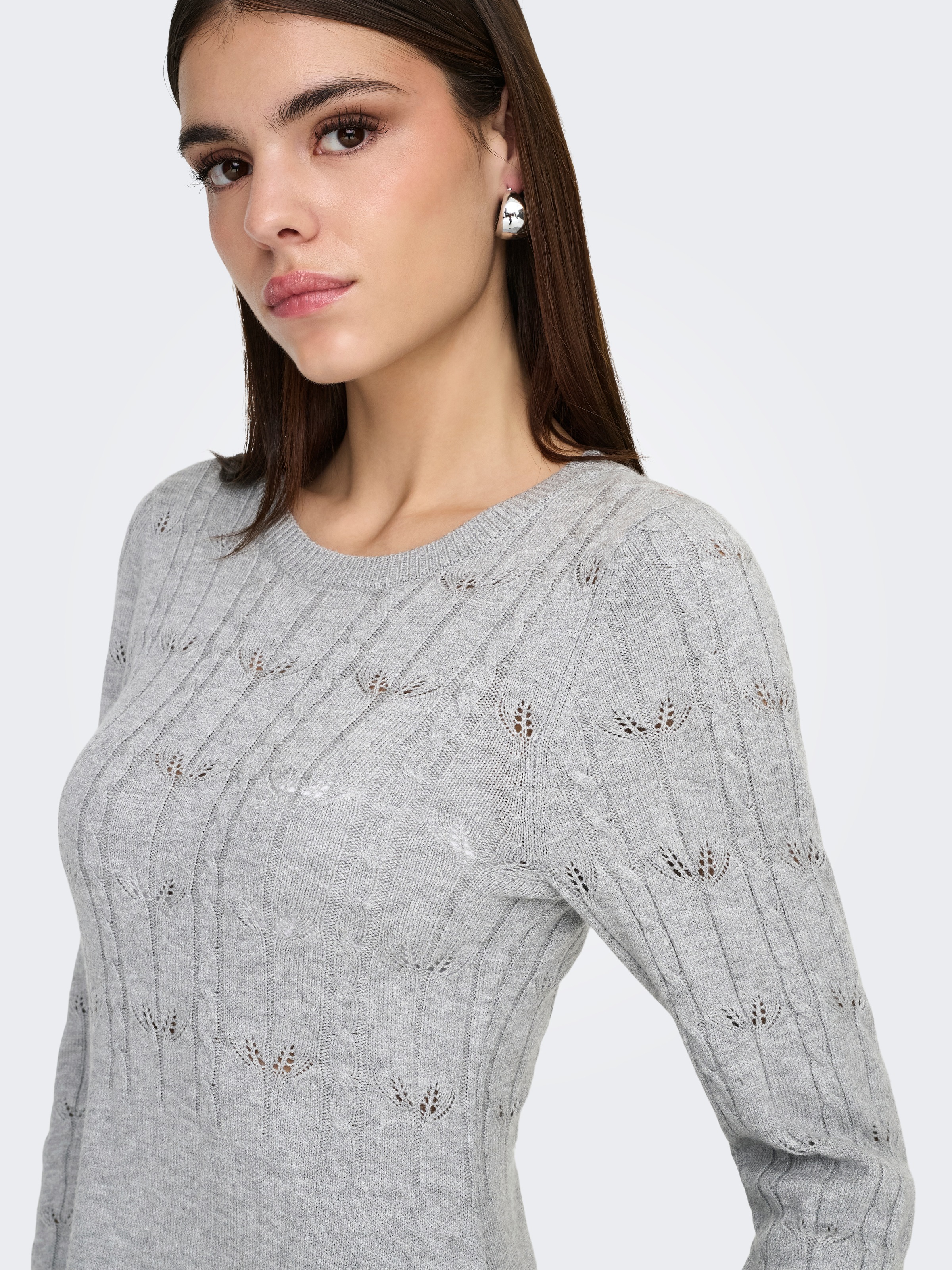 ONLY Robe en tricot »ONLKATIA LIFE LS O-NECK CABL DRES EX KNT« mélange viscose, coupe régulière, col rond