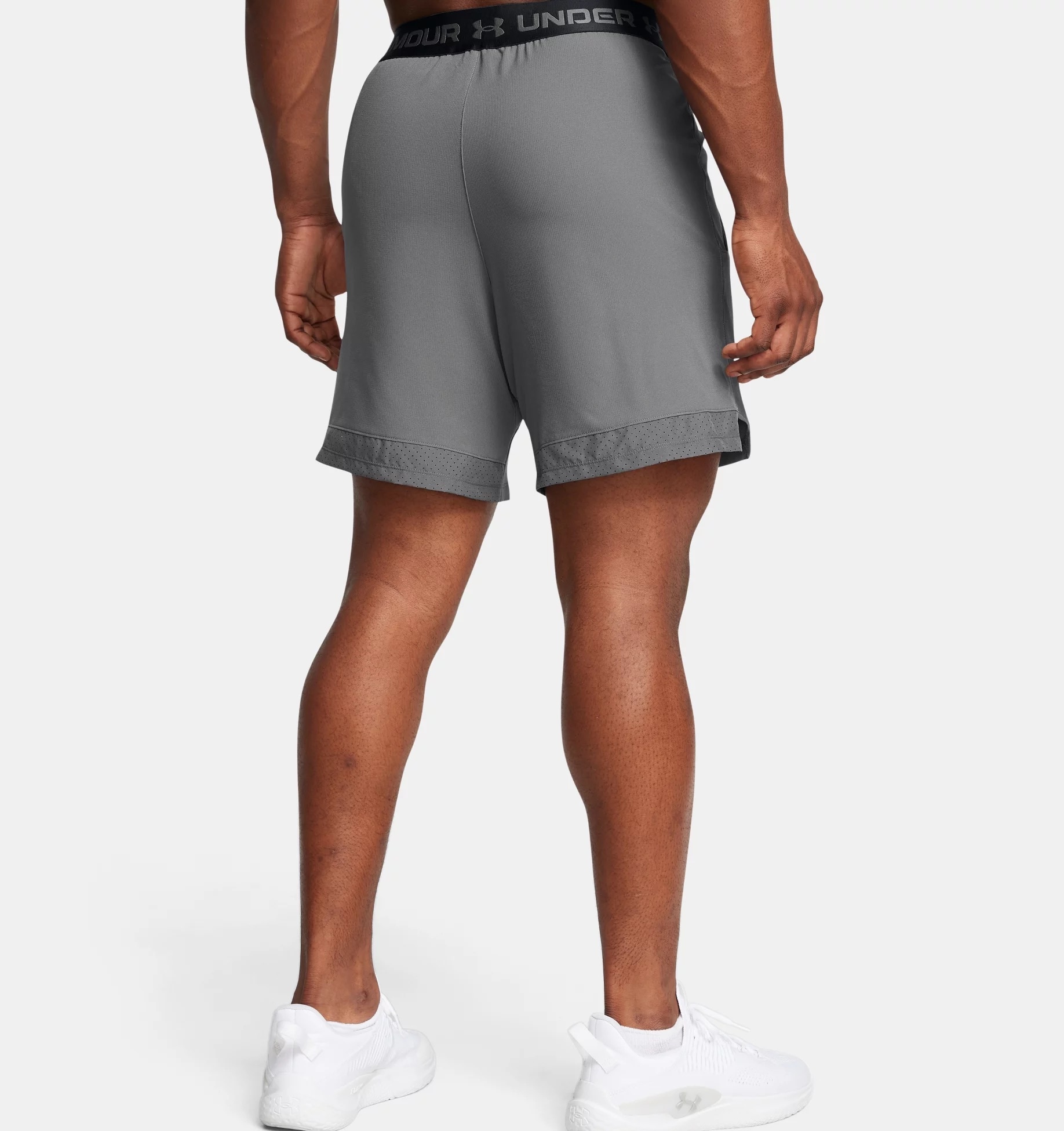 Under Armour® Shorts »UA VANISH WOVEN 6IN SHORTS«  sportlicher Stil, für vielseitige Aktivitäten, leichtes Material