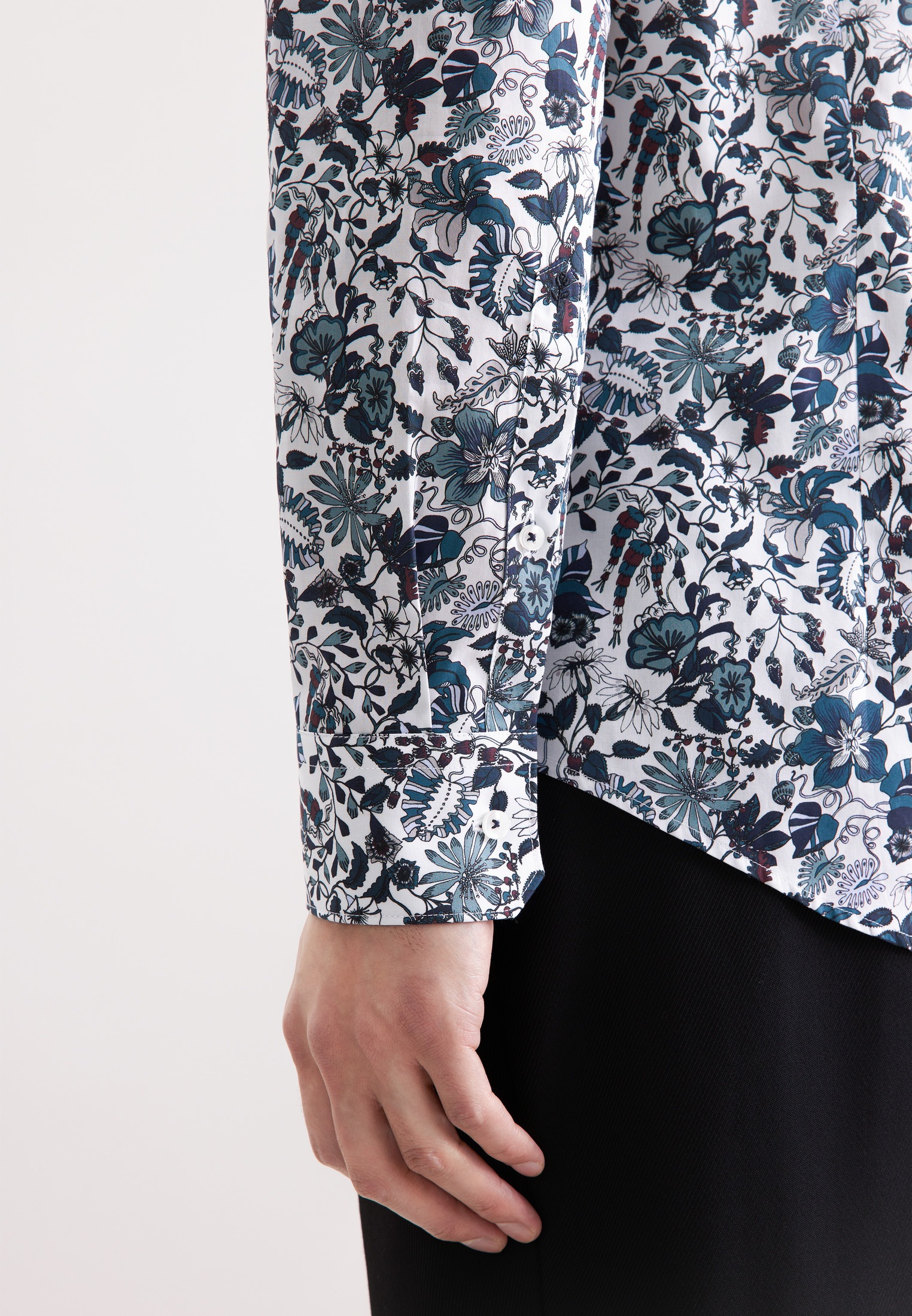 seidensticker Chemise d'affaires »Schwarze Rose« Slim 1/1 Kentkragen Geblümt