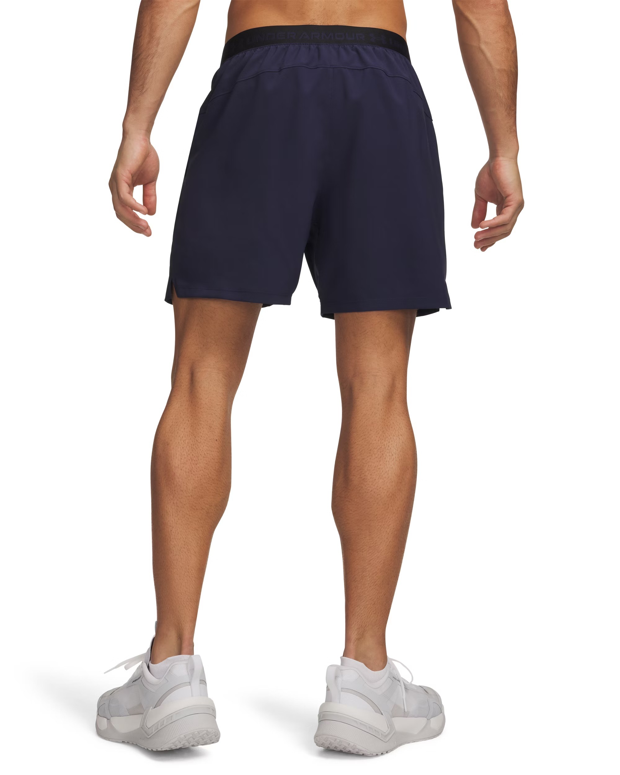 Under Armour® Trainingsshorts  schnell trocknendes Material, aus Polyester, gerader, entspannter Sitz