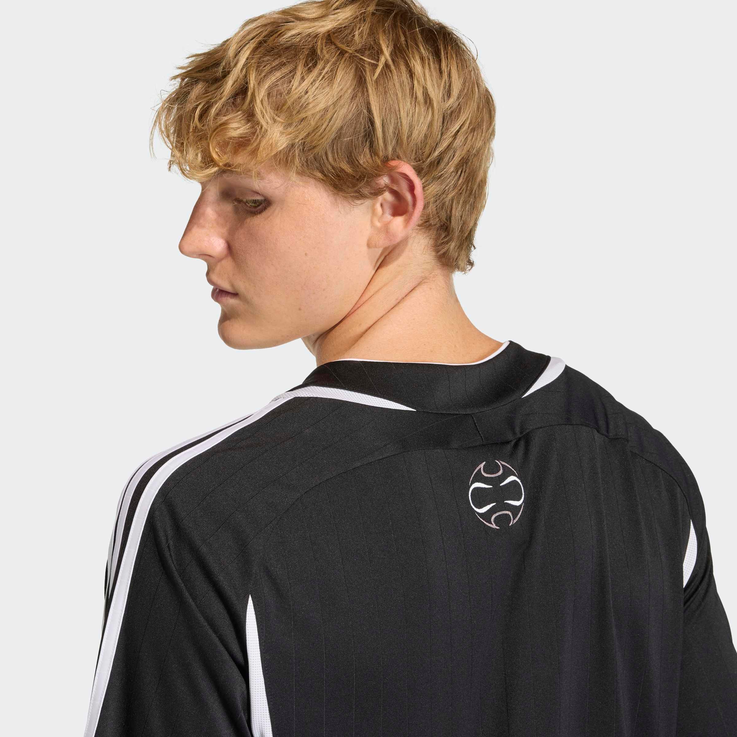 adidas Originals T-Shirt »TEAMGEIST ADICOLOR« sportlicher Look, Kurzarm, mit Rundhalsausschnitt