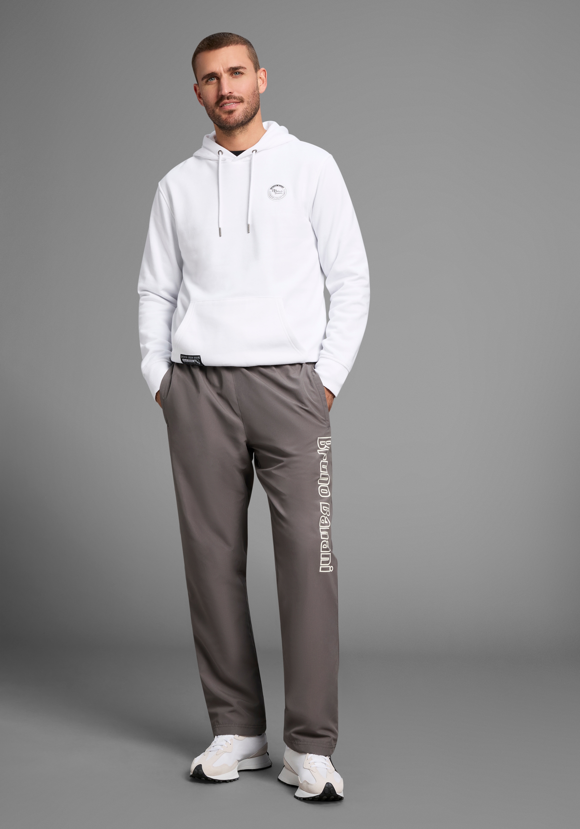 Bruno Banani Sporthose  mit verstellbarem Hosensaum