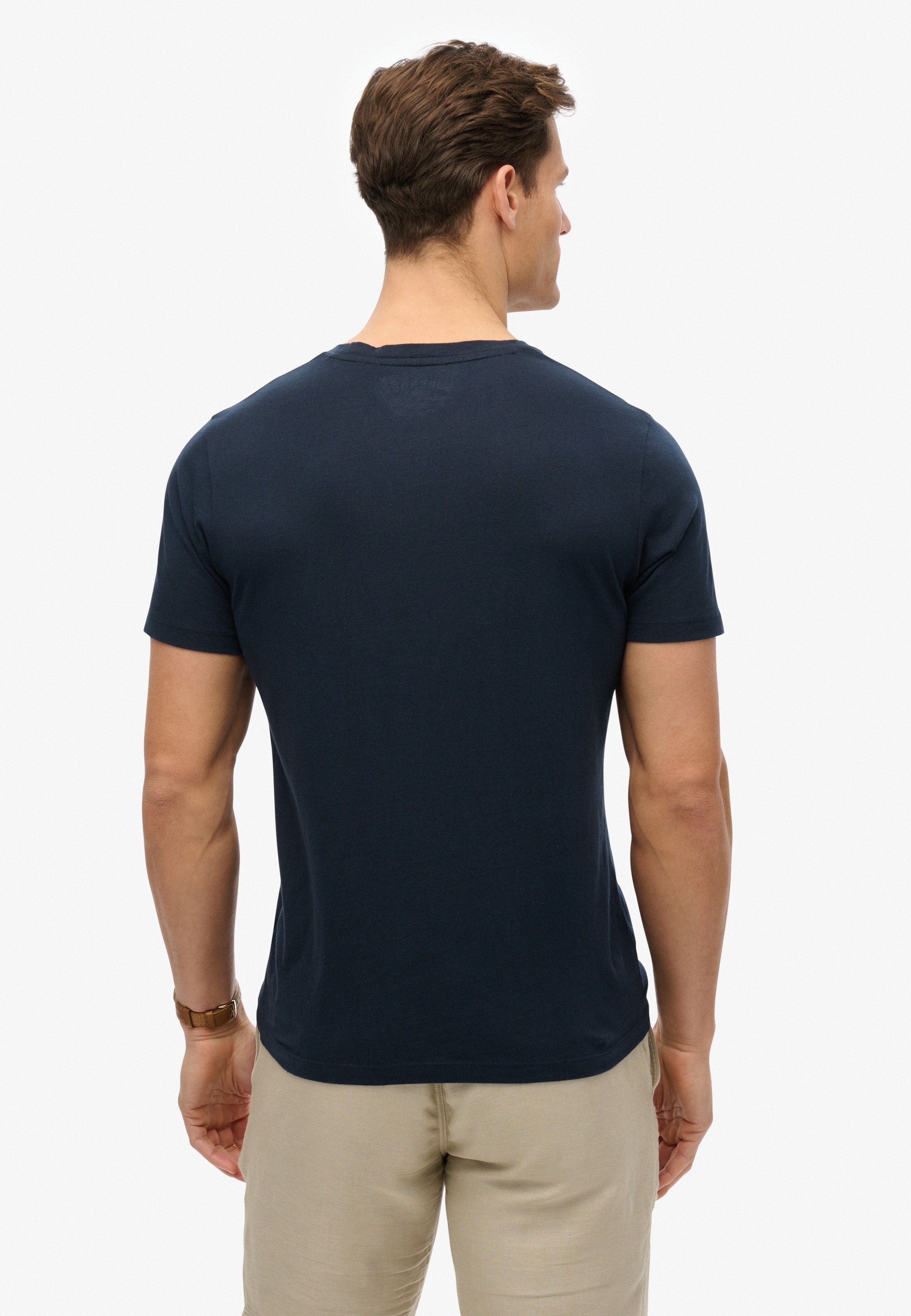Superdry Rundhalsshirt »CLASSIC ESSENTIAL TEE« Relaxed Fit, aus Baumwolle und Single Jersey, mit Rundhalsausschnitt