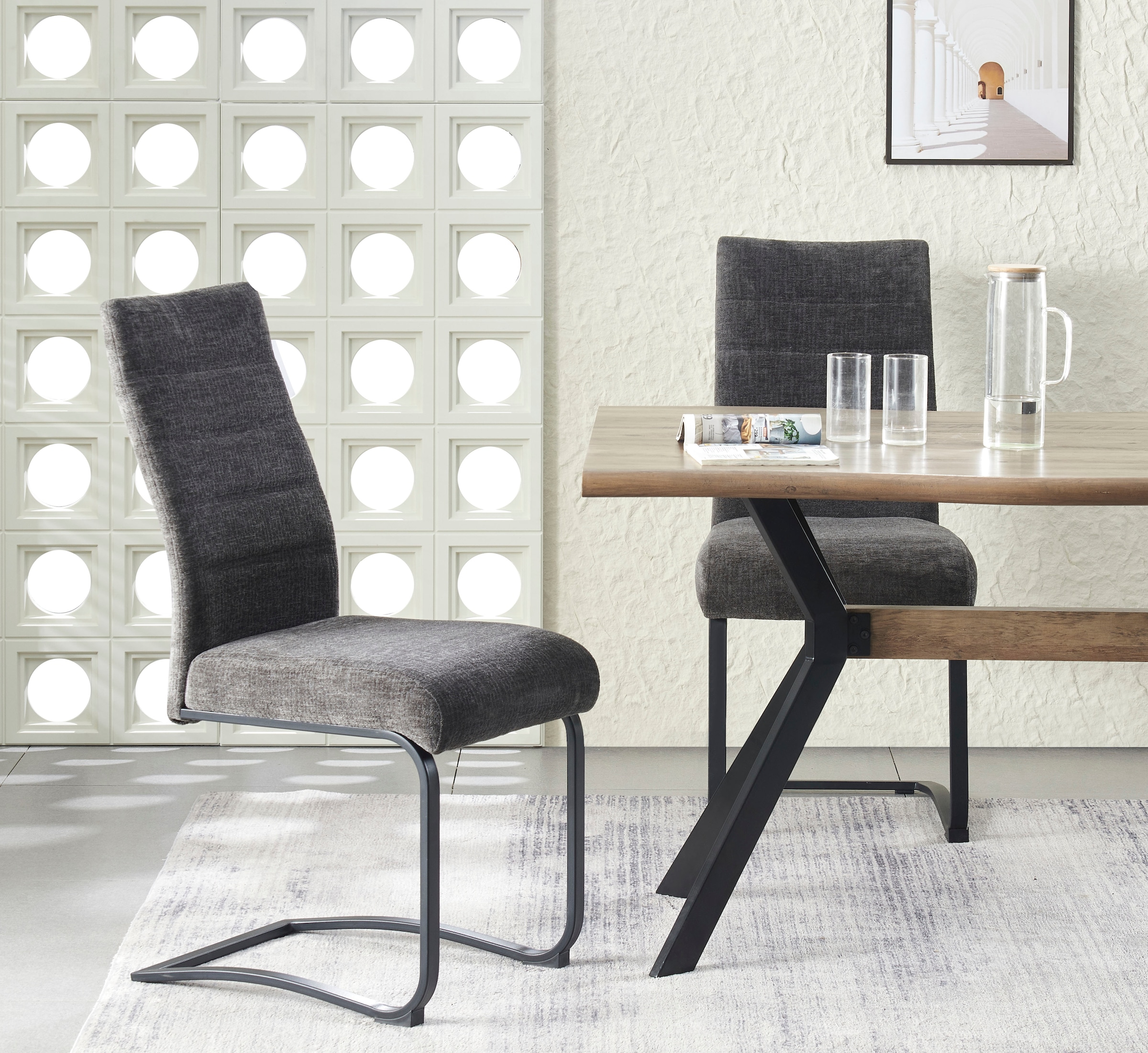 Home affaire Esszimmerstuhl »PICTOU, 2er Set, mit Metallgestell in matt schwarz« (Set) 2 Stk.in verschiedenen Farben, Belsatbarkeit pro Stuhl 120 kg, mit Armlehne