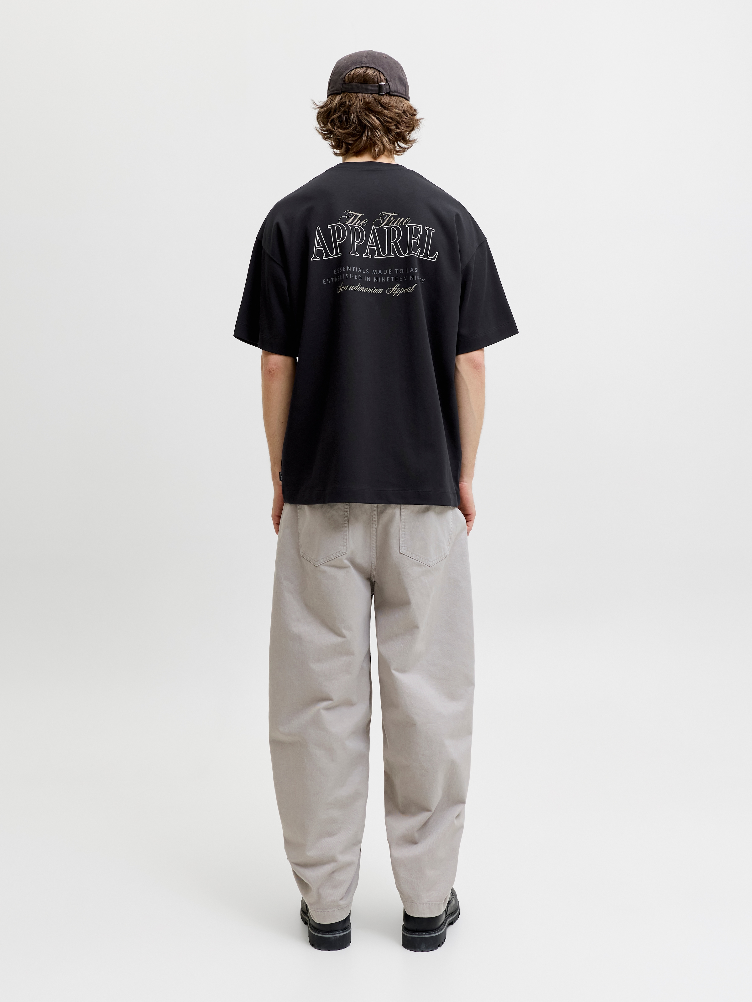 Jack & Jones T-shirt »JJEBARRON STUDIO TEE SS O-NECK SN« mélange de coton, coupe ample