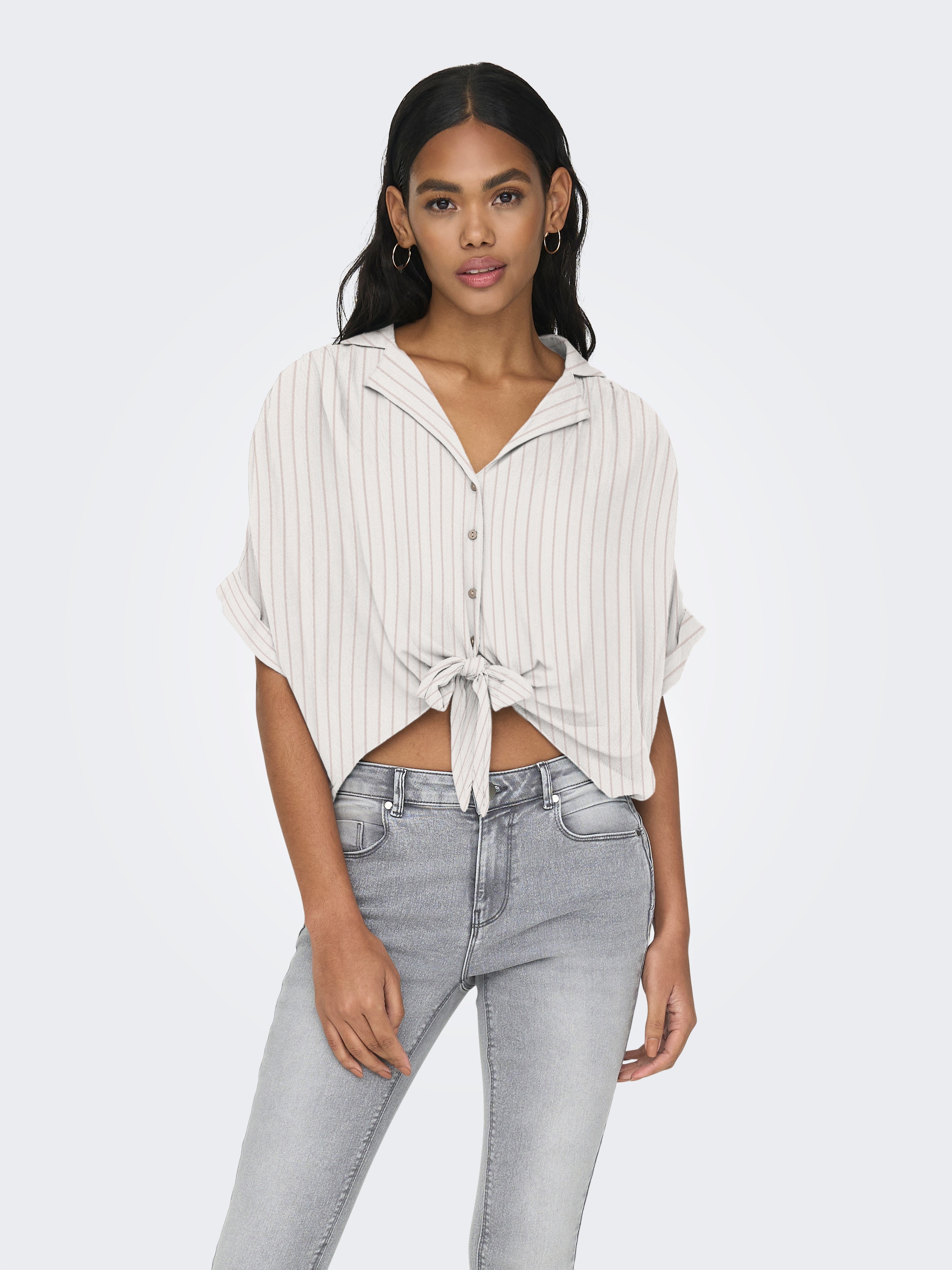 ONLY Blouse à manches courtes »ONLPAULA LIFE S/S TIE SHIRT WVN NOOS« viscose, coupe regular