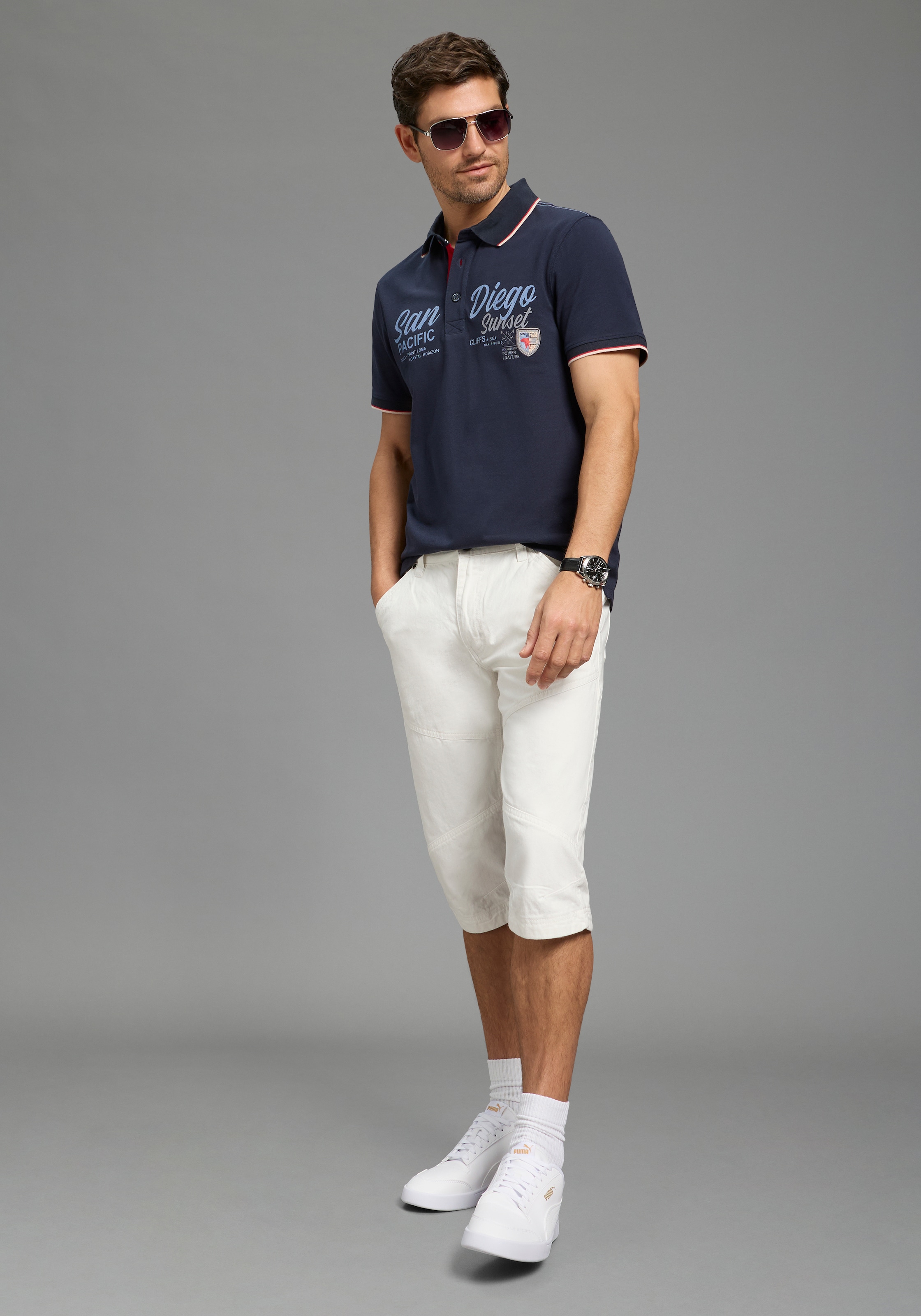 Man's World Polo »Neue Kollektion!« normale Passform, Kurzarm, mit Print und Badge, aus Piqué-Material