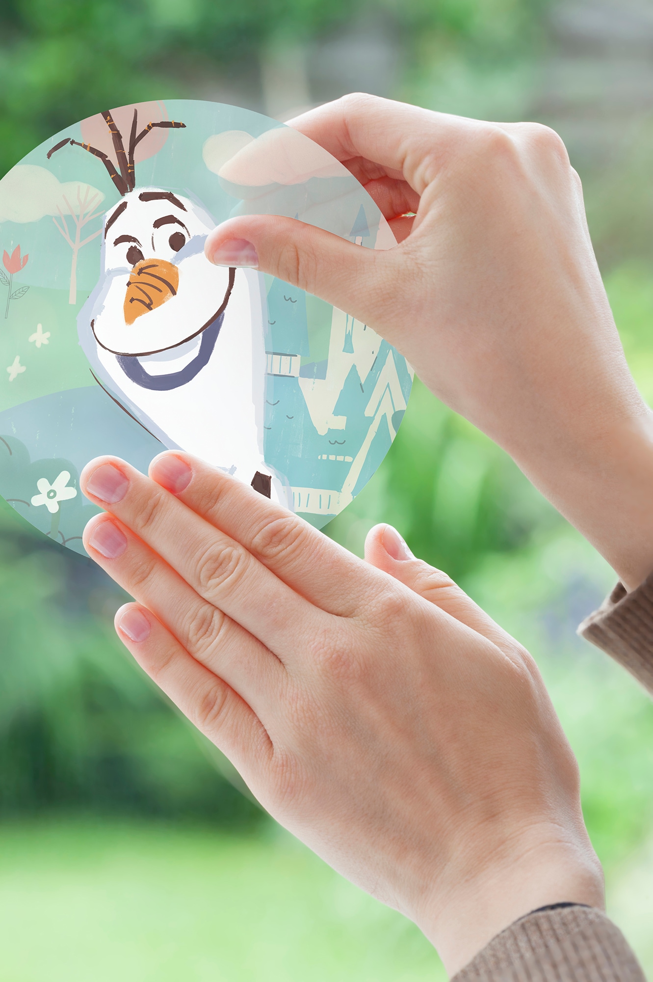 Komar Fensterbild »Fenstersticker - Frozen Royal - Grösse 30 x 30 cm« 36 x 30 cm, 2 Bogen