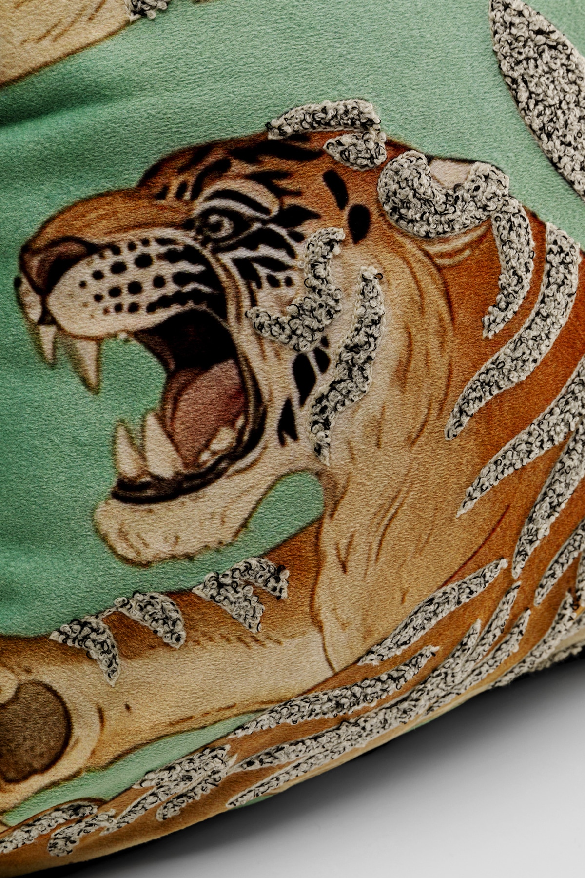 Kare Design Coussin décoratif »Tiger Love, Kissenhülle mit Füllung, 45x45 cm« soutient agréablement la tête et le cou pour un sommeil réparateur