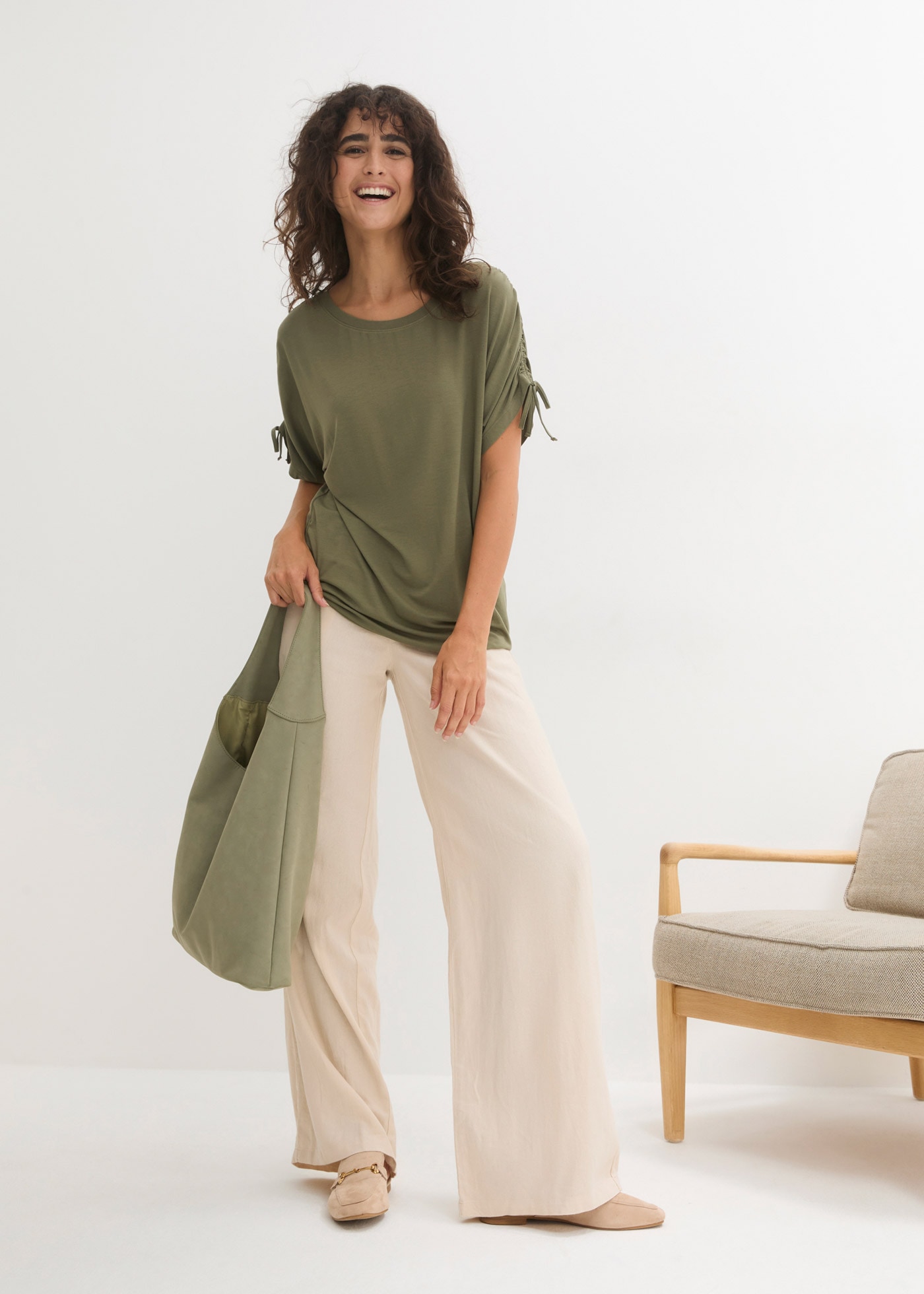 bonprix T-shirt lässig geschnitten, Halbarm-Design, mit Raffung am Ärmel