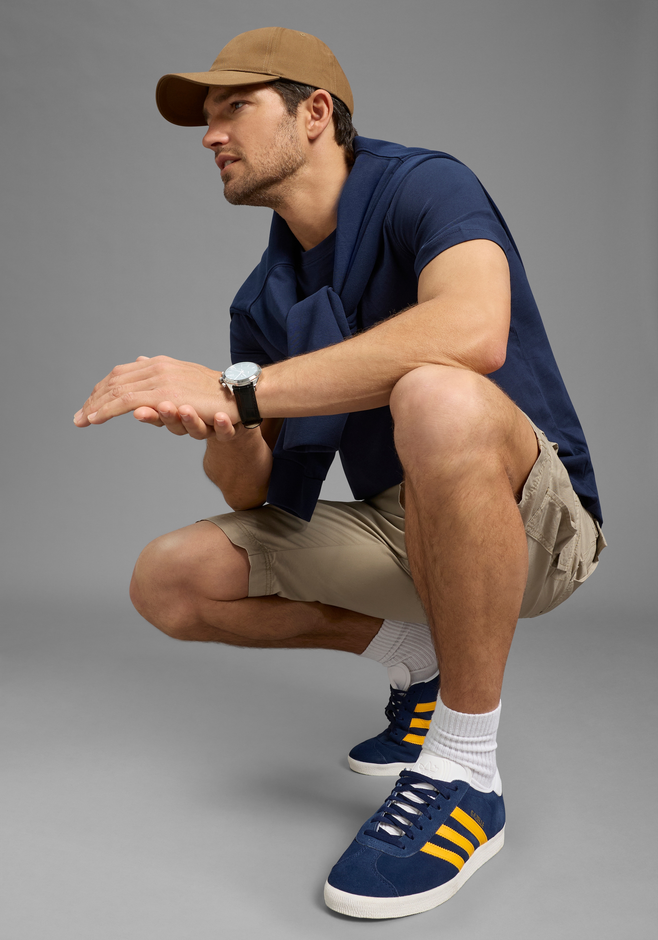 Man's World Rundhalsshirt 5er-Pack,  Kurzarm,  Regular Fit,  unifarben,  Rundhals,  aus Baumwolle