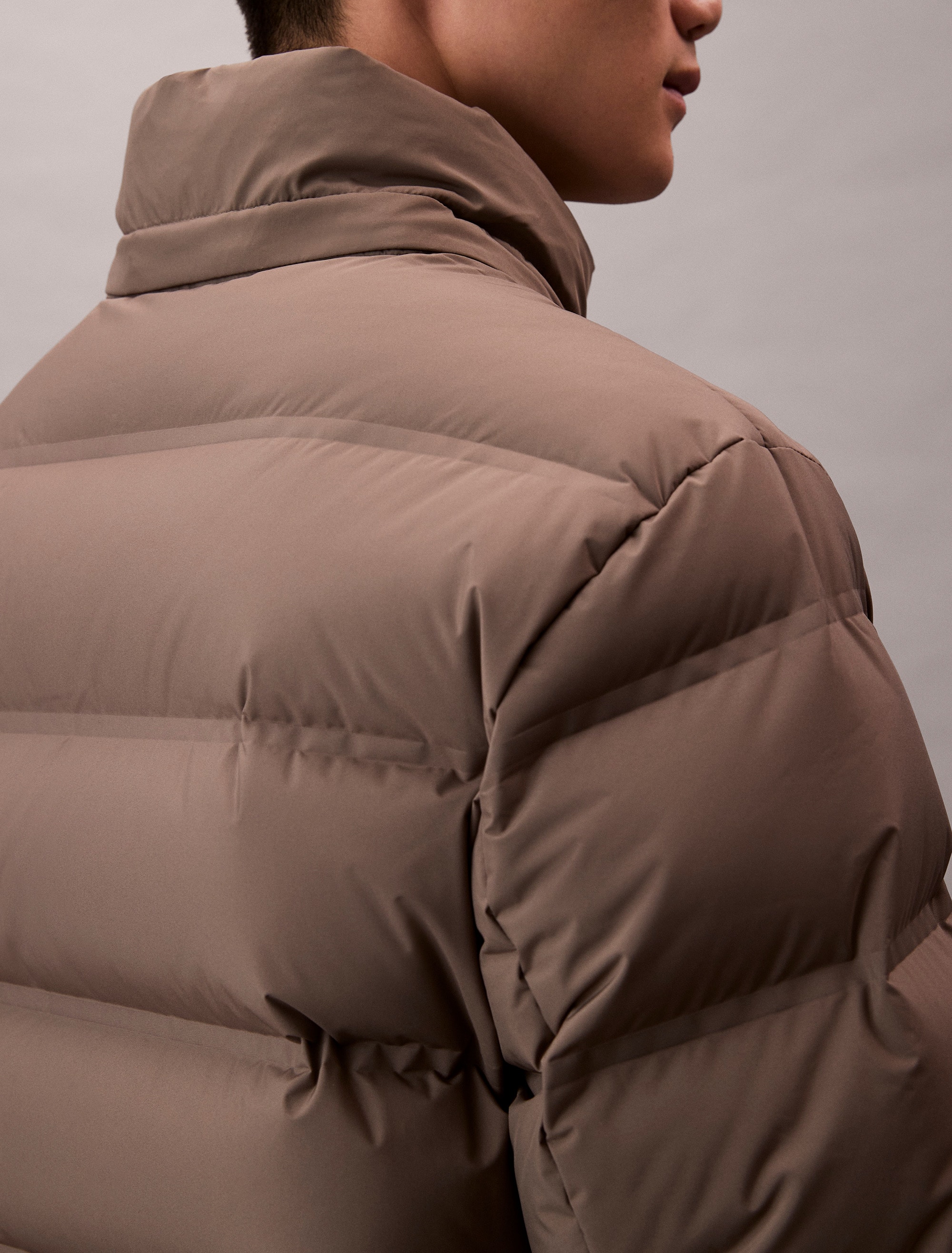 Calvin Klein Veste matelassée »LS QUILTED BONDED CHANNEL HD PUF« sans capuche avec col rond, coupe regular fit