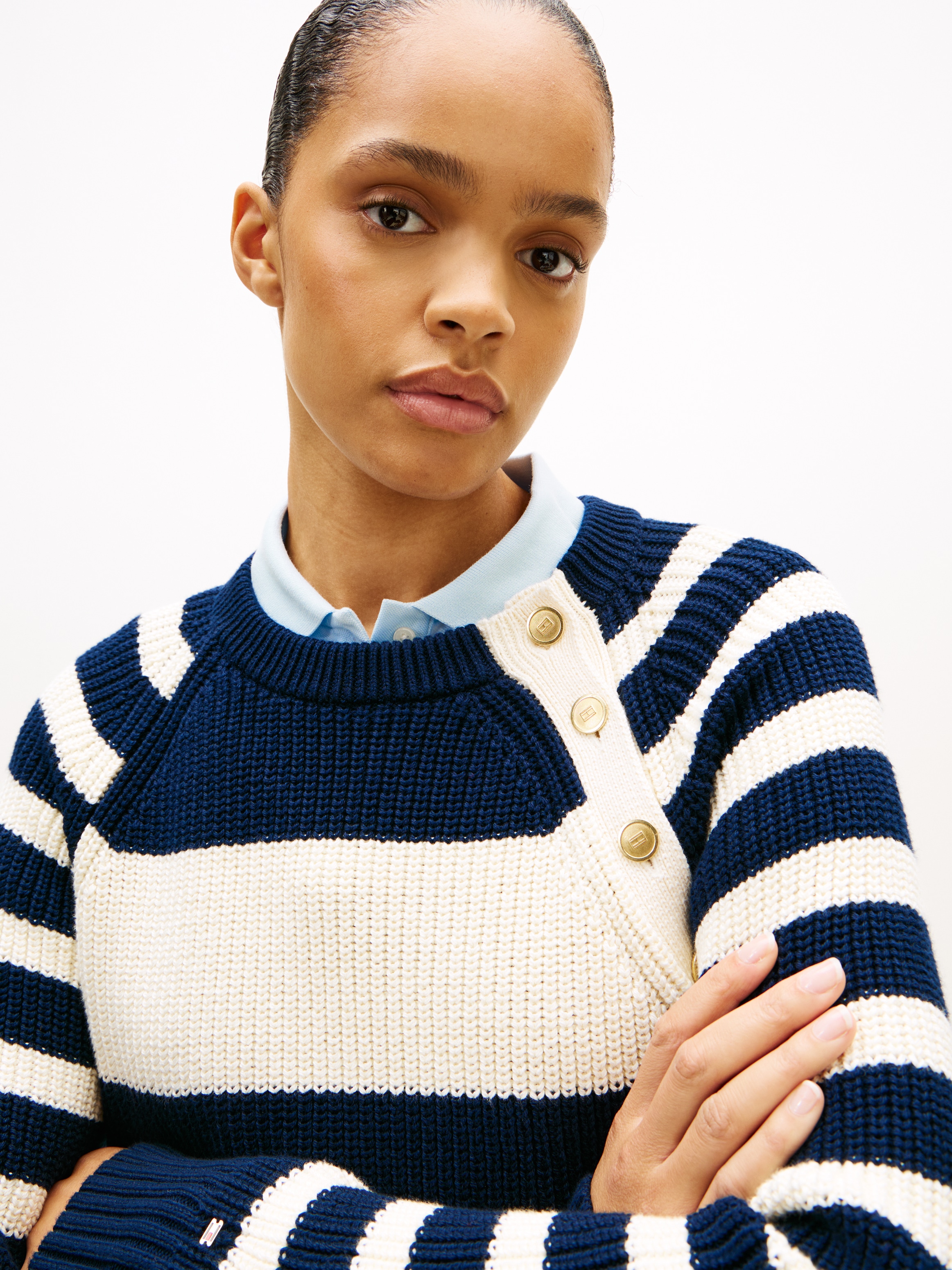 Tommy Hilfiger Strickpullover »GOLD BTN UTILITY LS C-NK SWT« mit goldfarbenen Knöpfen