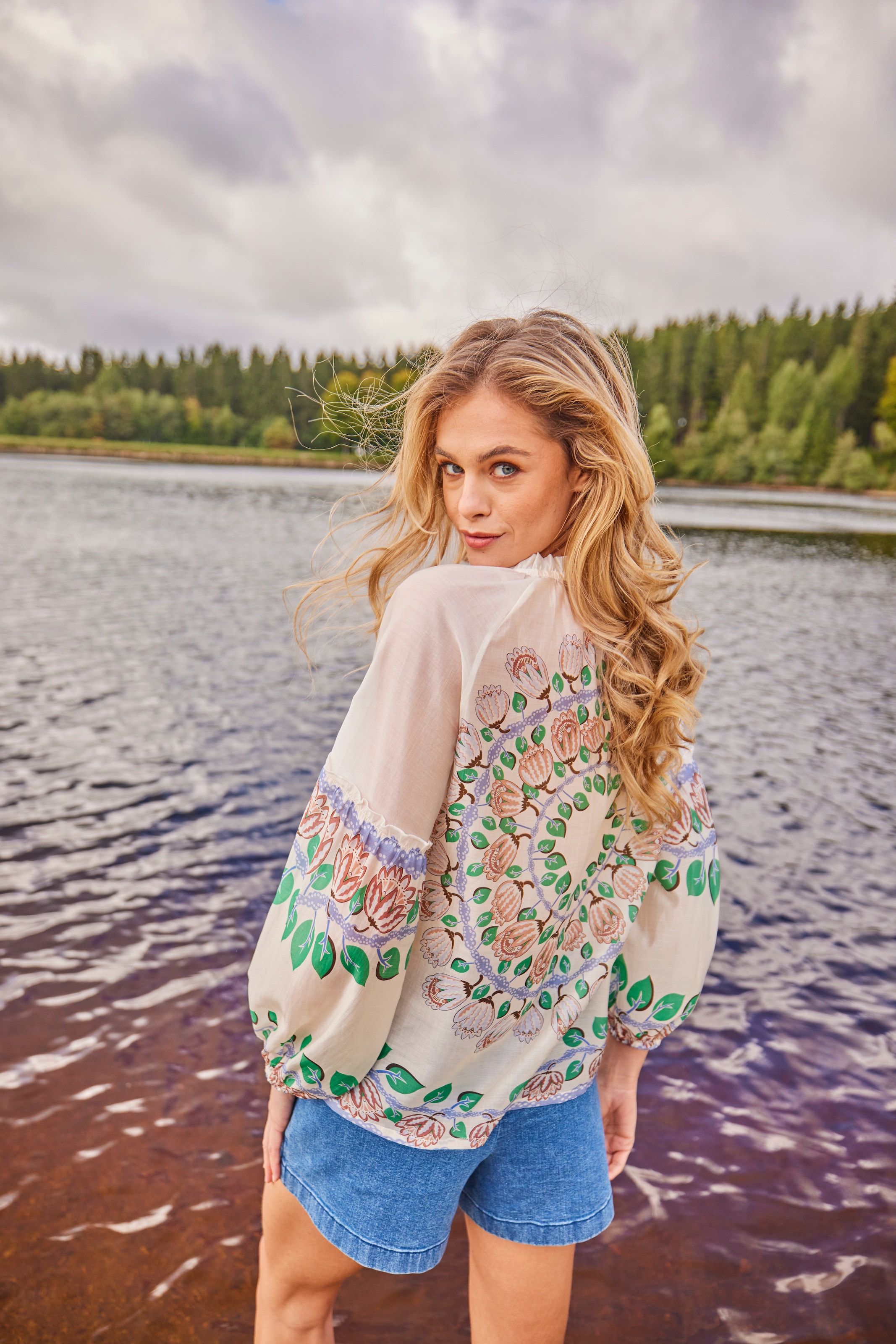 Aniston CASUAL Short  mit fixiertem Beinaufschlag - NEUE KOLLEKTION