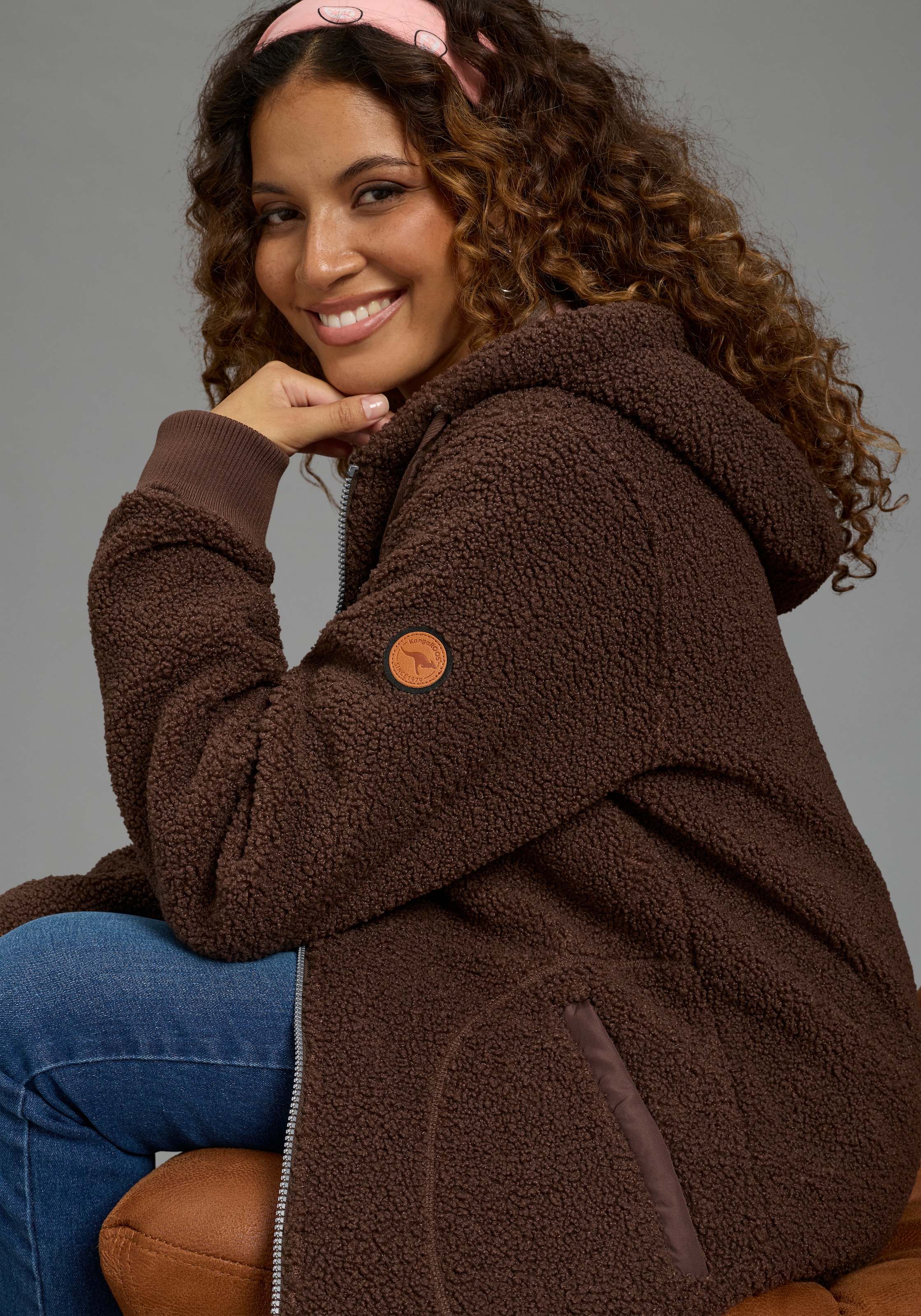 KangaROOS Fleecejacke mit Kapuze Teddy Fleece lang mit Kapuze für den Übergang