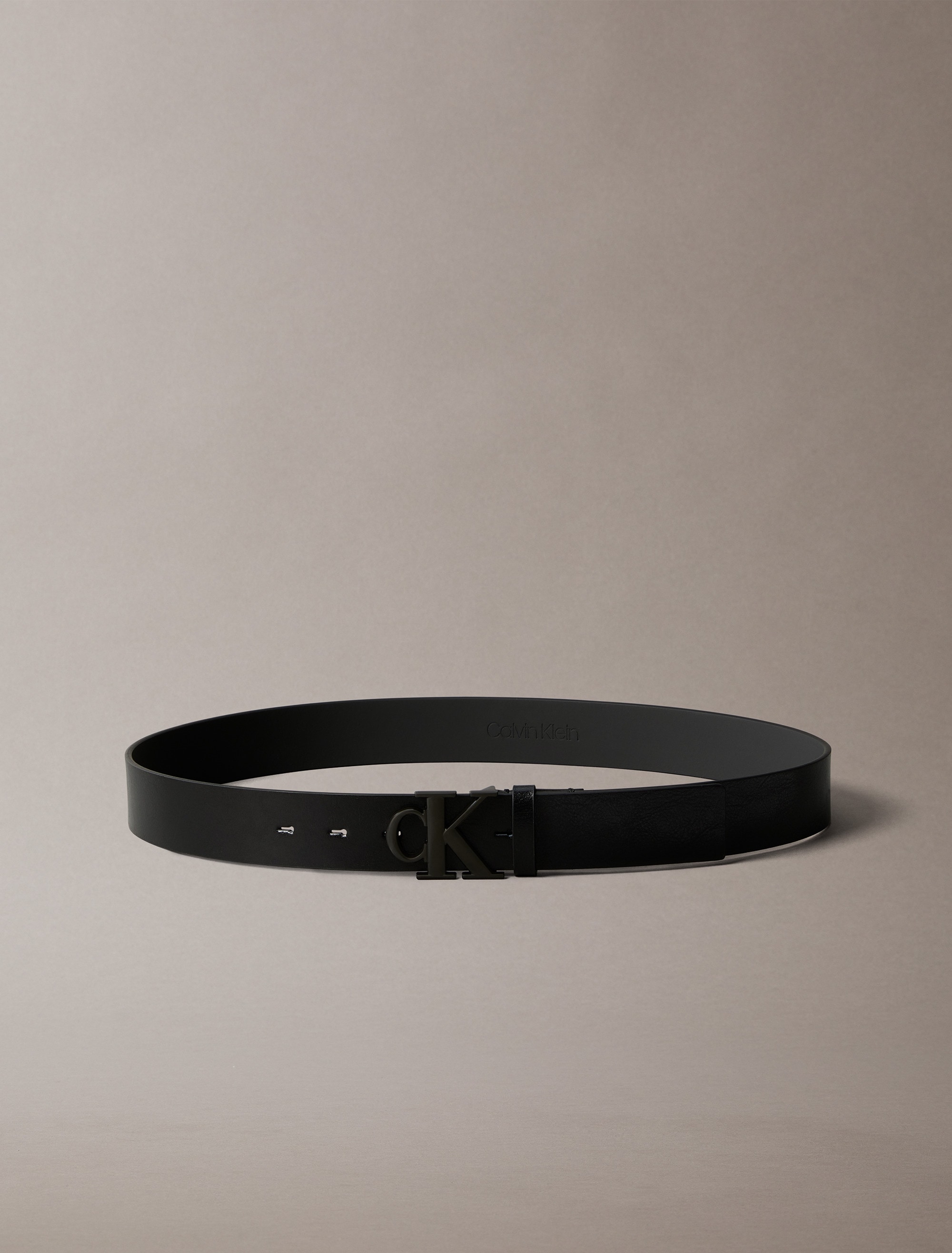 Calvin Klein Ceinture en cuir »MONOGRAM BUCKLE 35MM« Grössenverstellbar