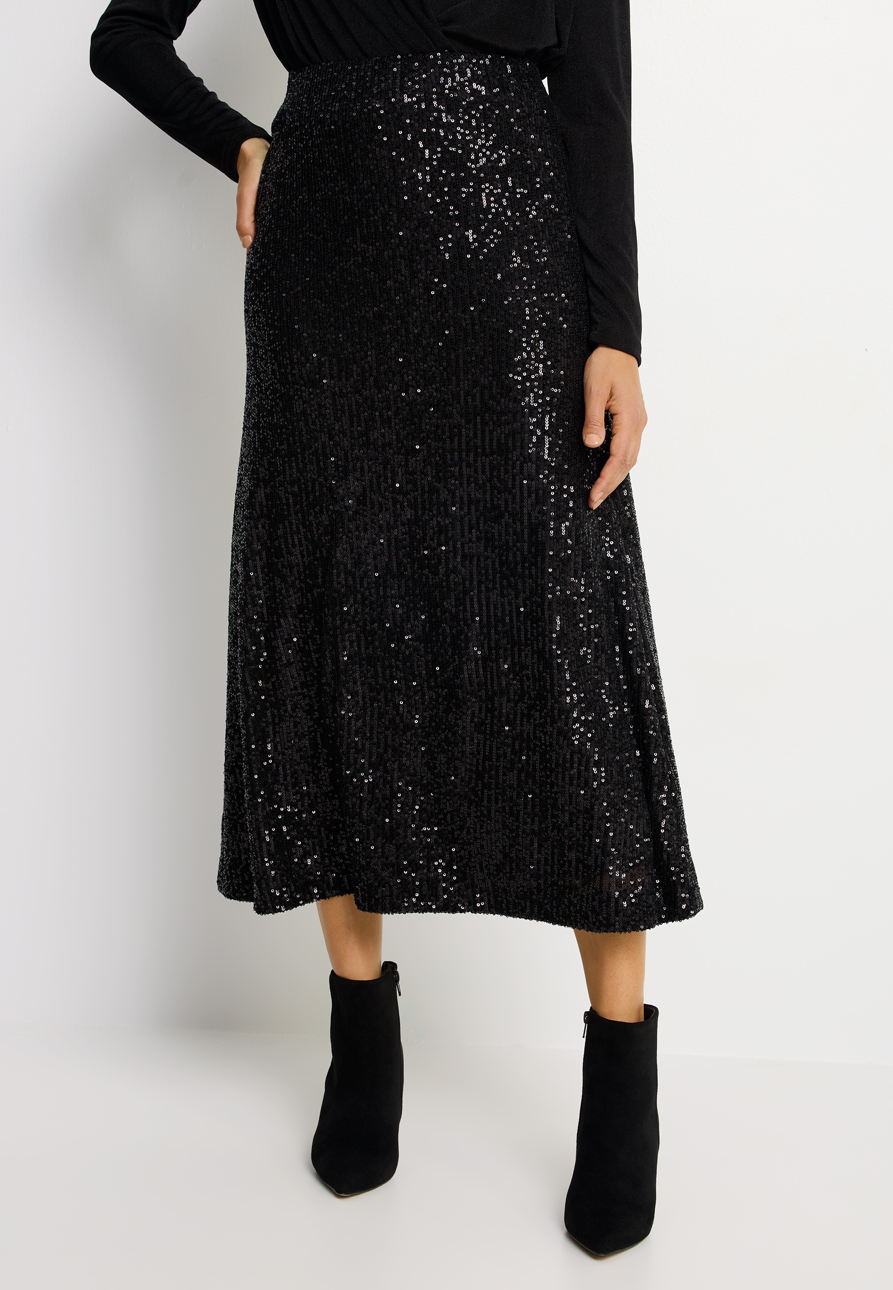 LASCANA High-Heel-Stiefelette  in spitzer Form & Pfennigabsatz, Reissverschluss Stiefel VEGAN