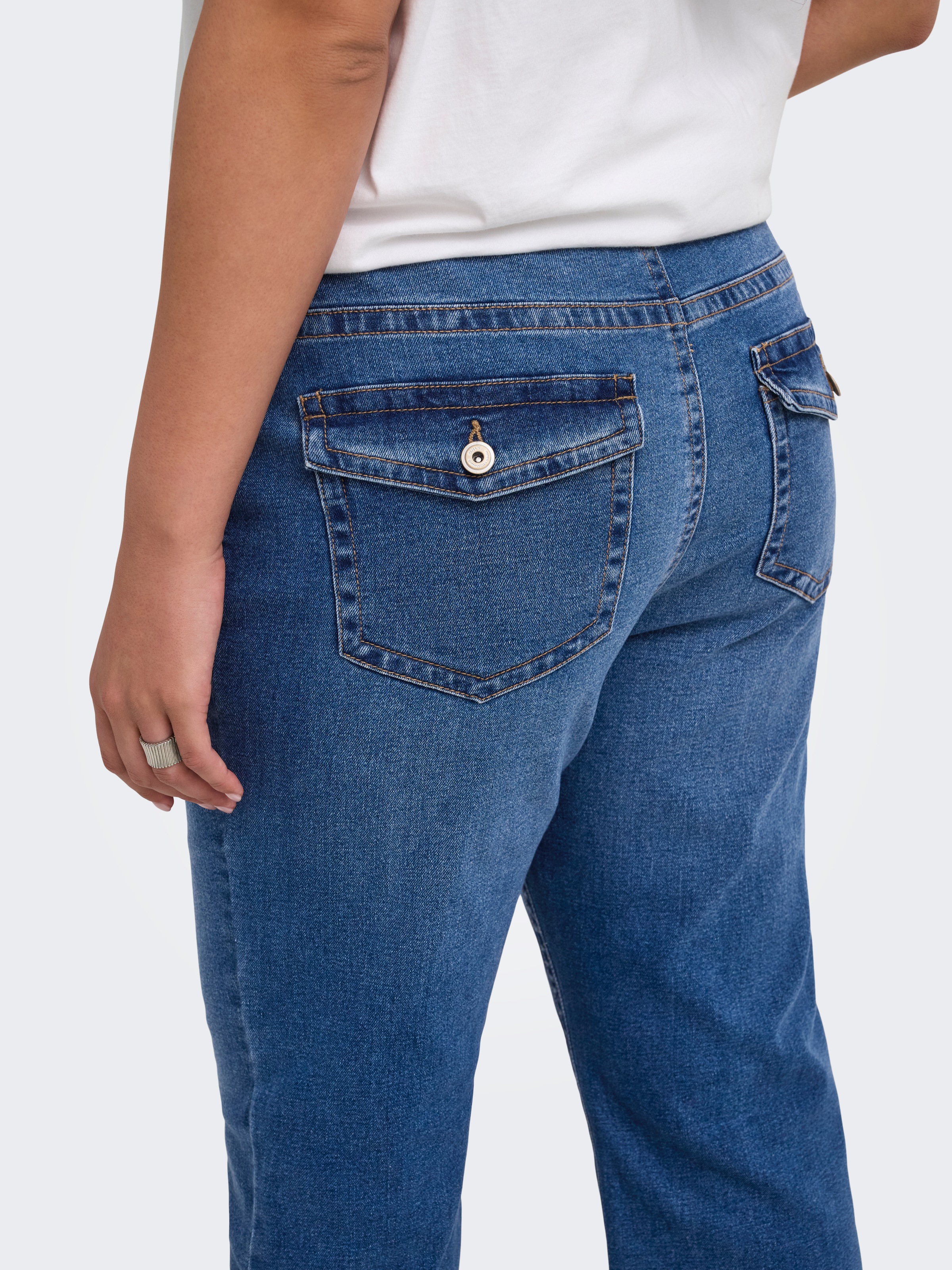 ONLY CARMAKOMA Jeans bootcut »CARPHOEBE REG BACK POC FLA PIM852 NOOS« mélange de coton, taille régulière