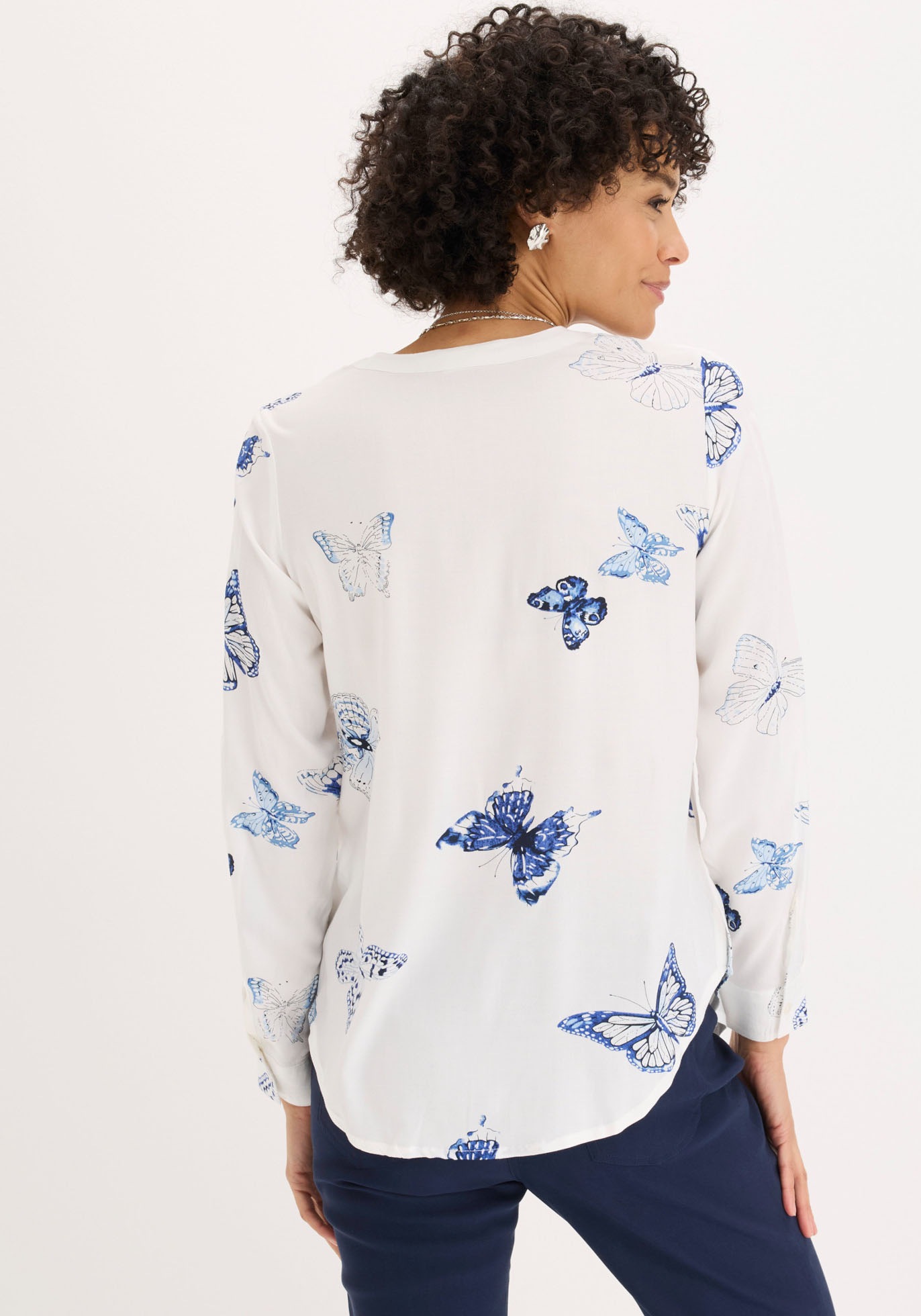 bonprix Blouse à pression 1 coupe tunique près du corps, en viscose, manches retroussables