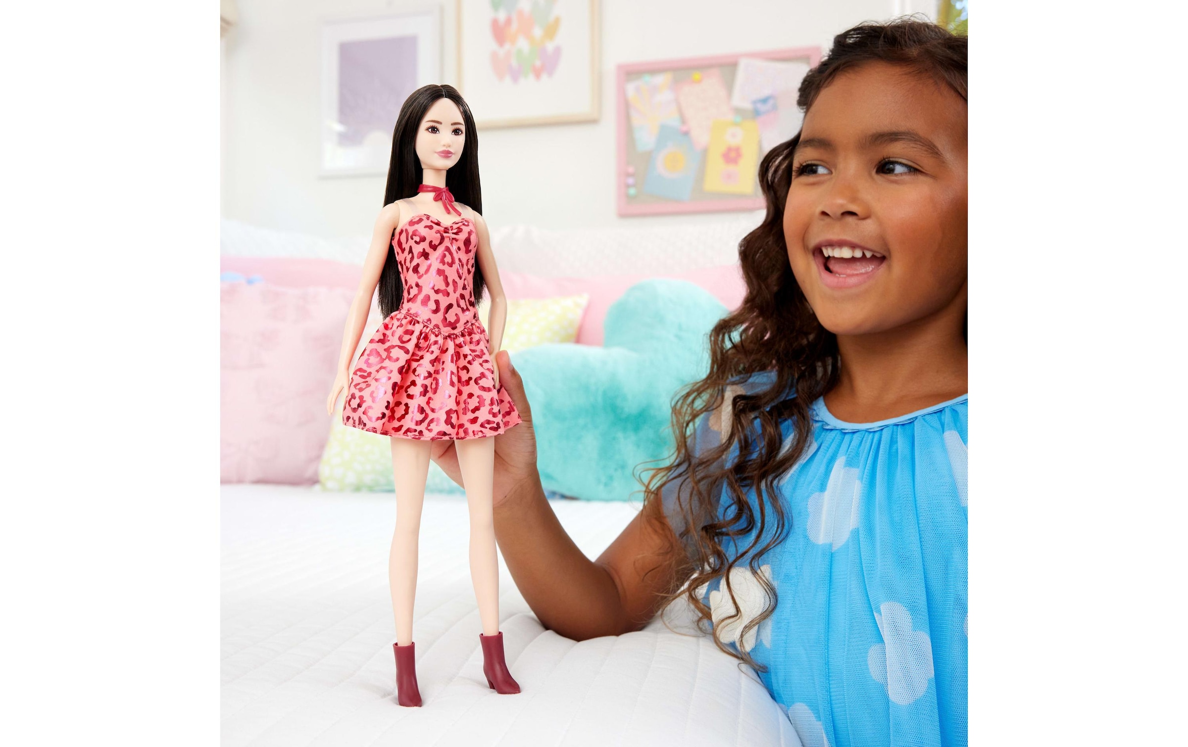 Barbie Anziehpuppe »Barbie Fashionista mit pinkem Leo Outfit«