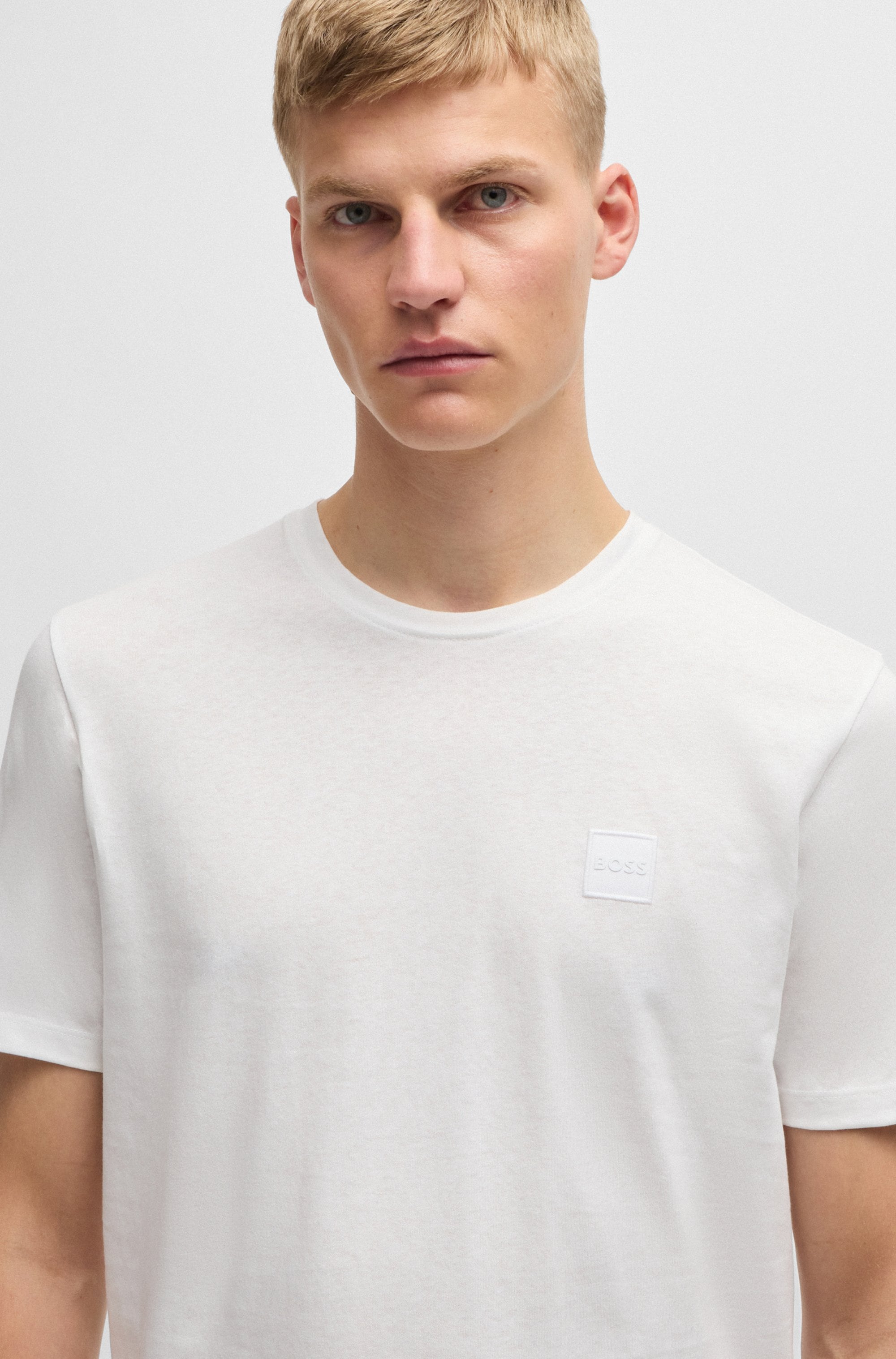 BOSS ORANGE T-Shirt »Tales« mit BOSS Stickerei auf der Brust