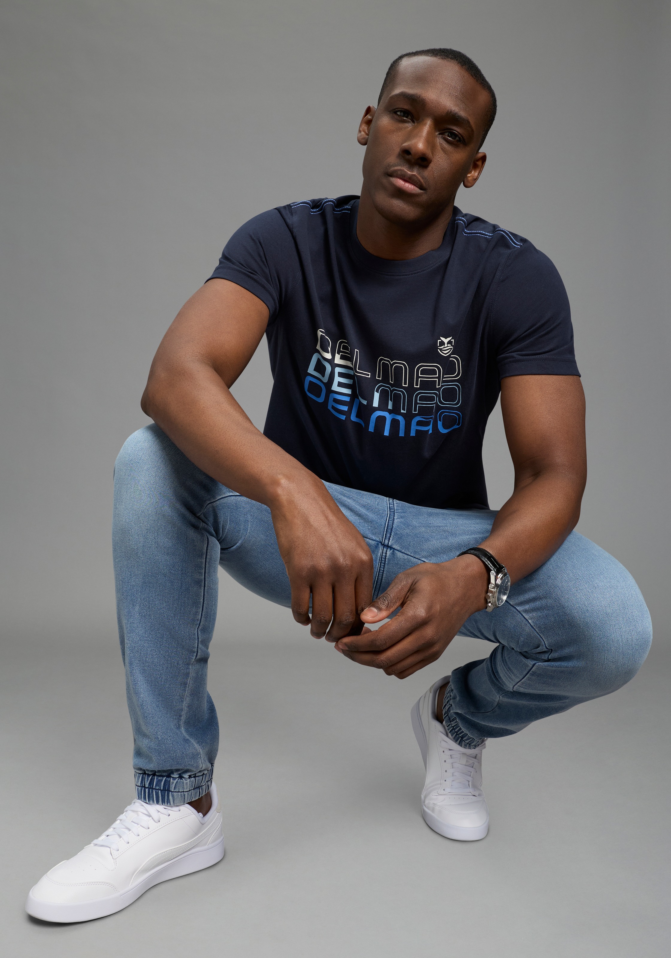 DELMAO Shirt à col rond »Neue Kollektion!« casual Stil, kurzarm, normale Passform, mit Rundhalsausschnitt