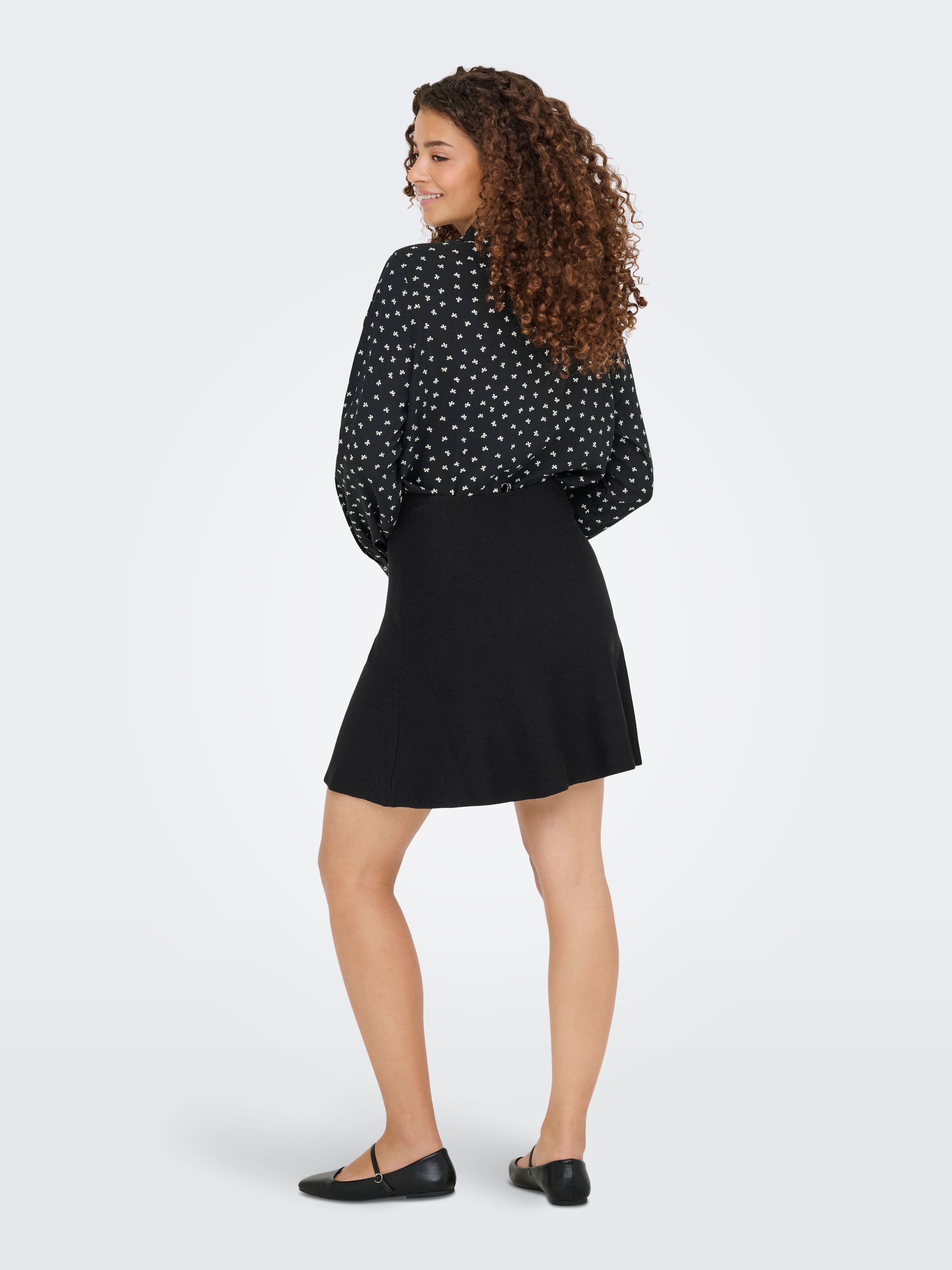 ONLY Minijupe »ONLMELLII SHORT SKIRT KNT« mélange de viscose