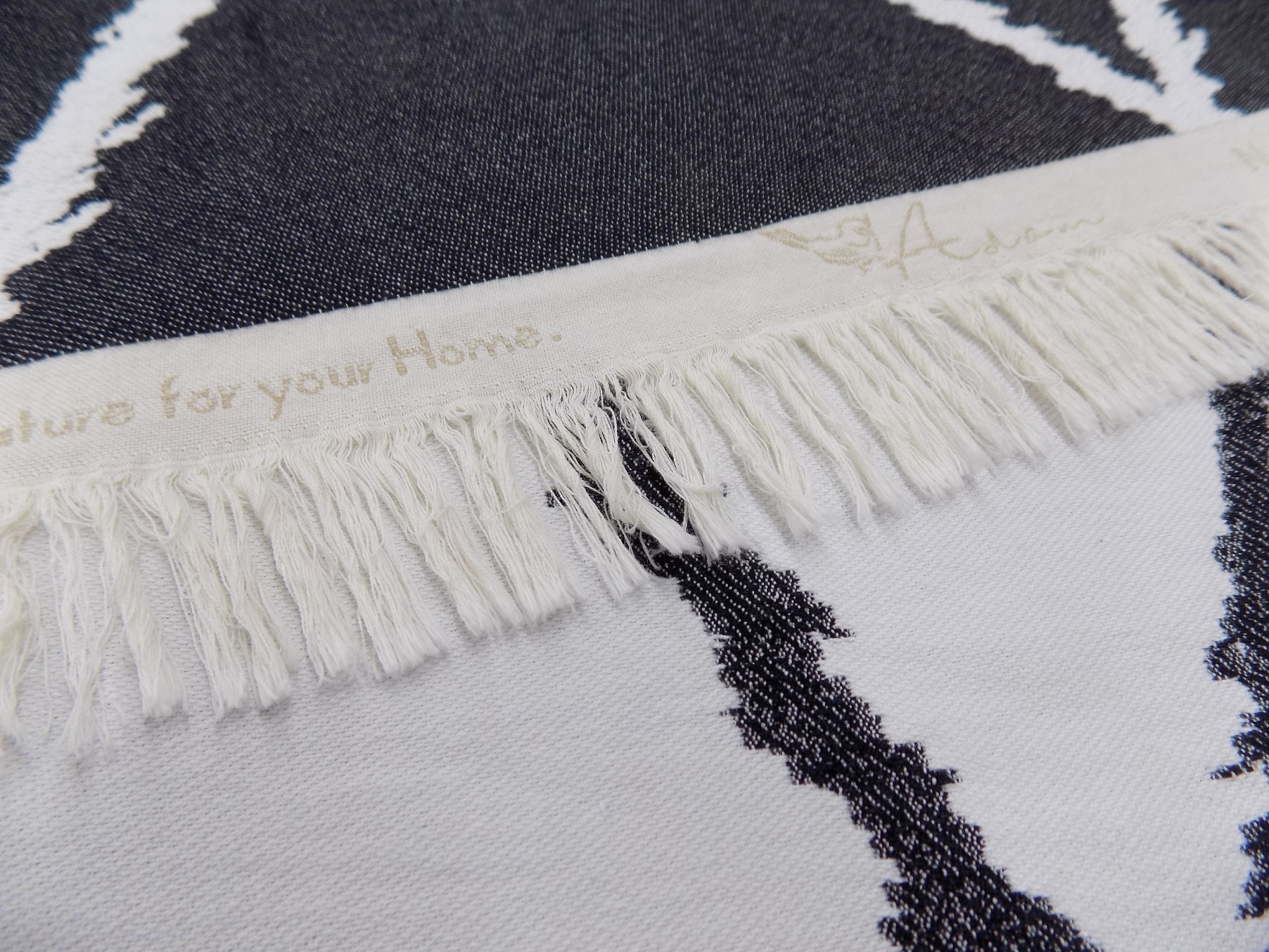 Adam Wohndecke »Casket Valdelana« mit grafischem Muster, Kuscheldecke