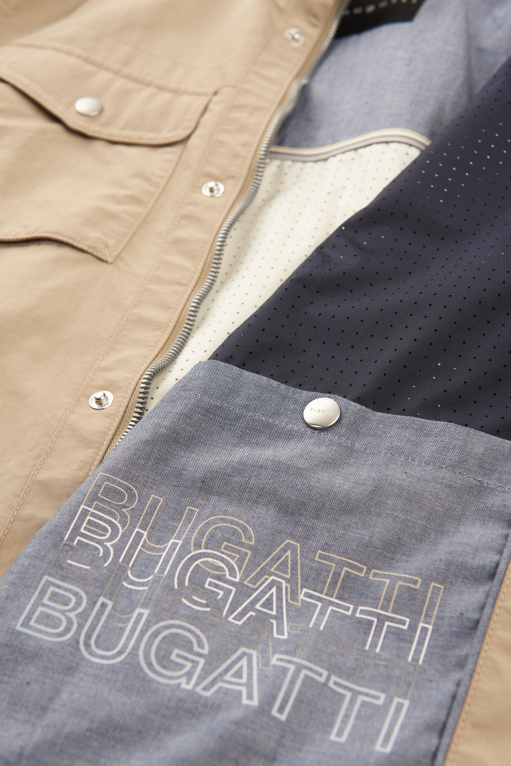 bugatti Kurzjacke mit Kapuze mit einrollbarer Kapuze