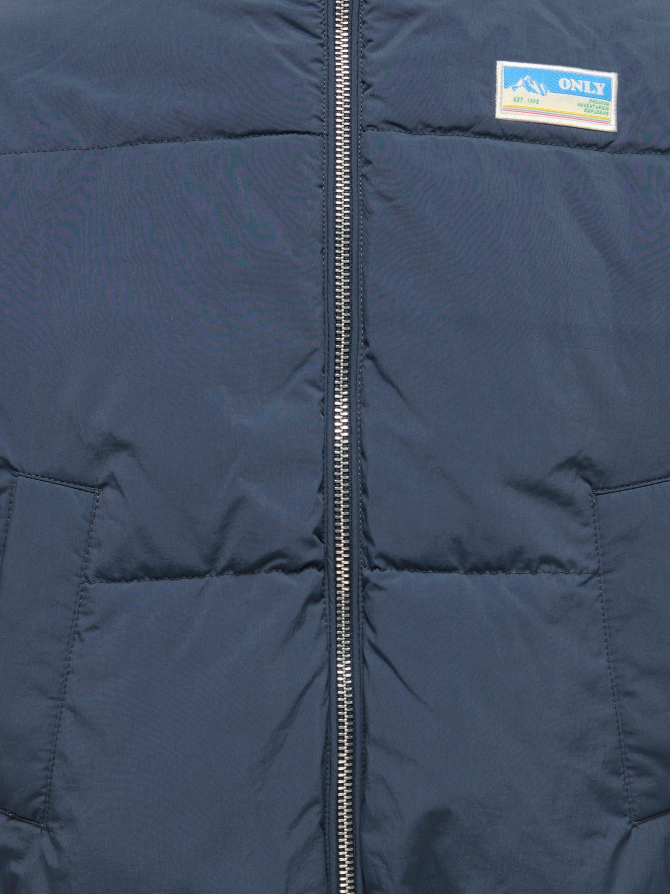 KIDS ONLY Veste réversible »KOGMARIA REVERSIBLE PUFFER JACKET OTW« avec capuche portable en veste peluche ou veste matelassée