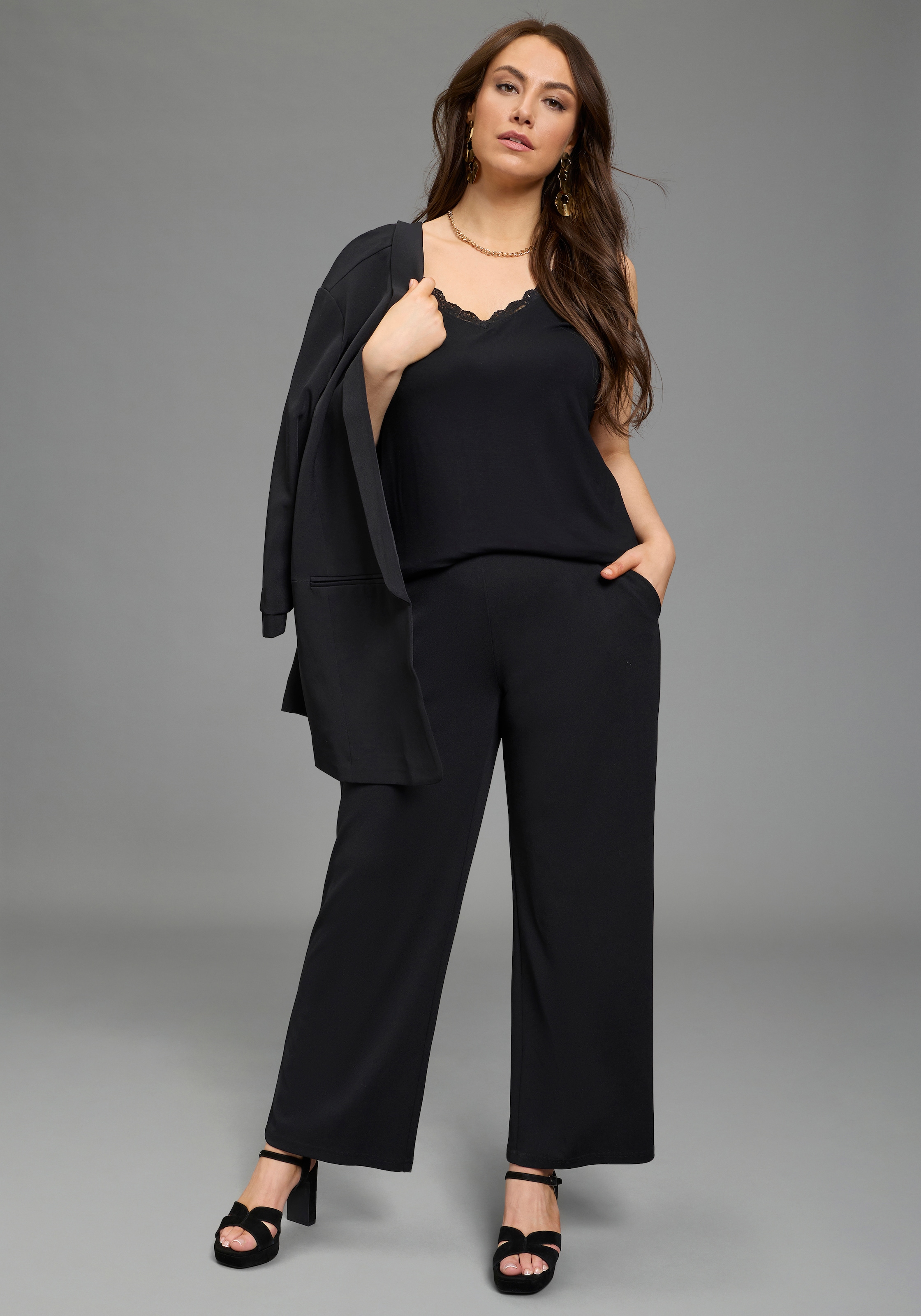 Laura Scott CURVE Tanktop figurnahe Schnittform mit V-Ausschnitt und Spitze