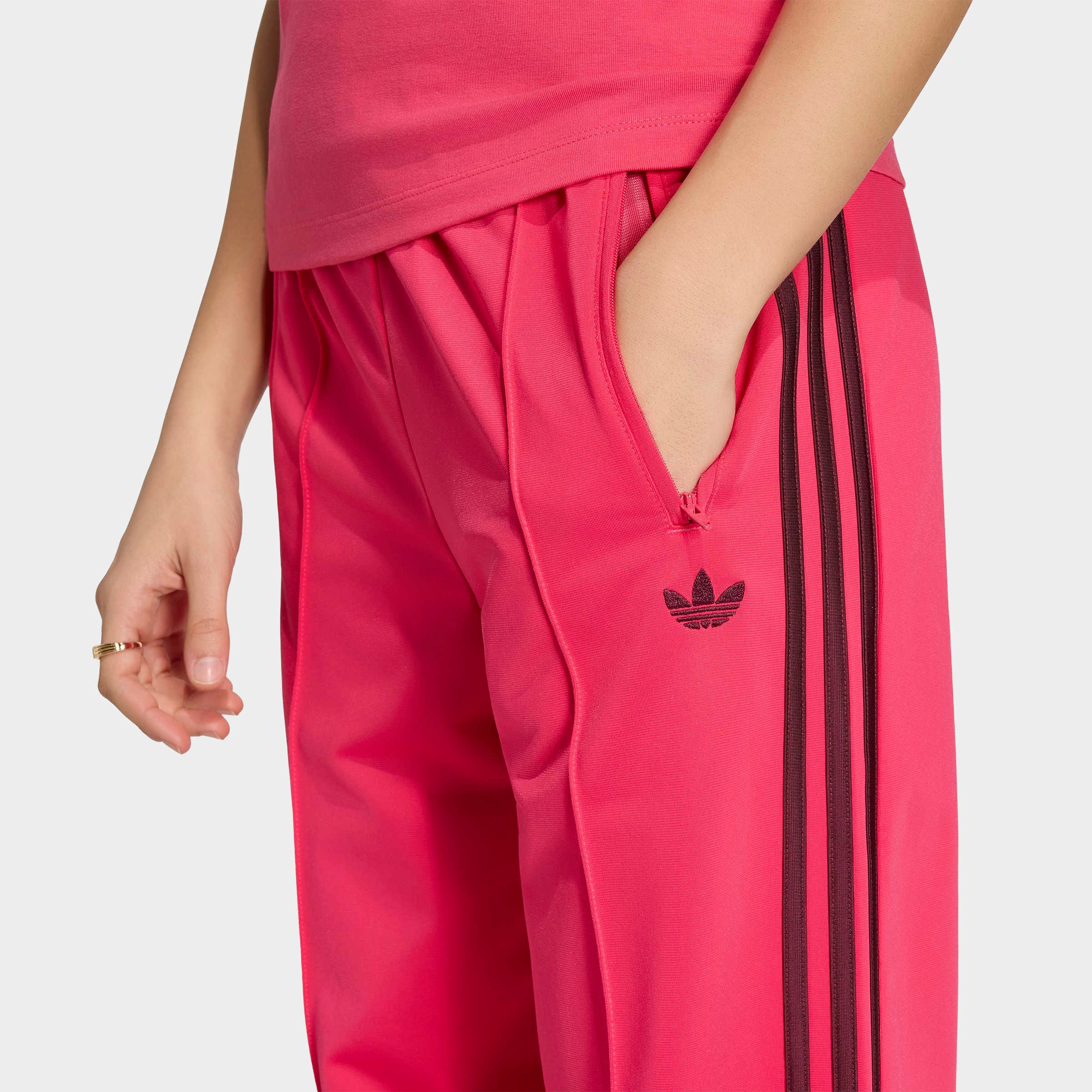 adidas Originals Pantalon de sport »FIREBIRD, LOCKER GESCHNITTEN«  pantalon de sport Firebird Loose, coupe décontractée