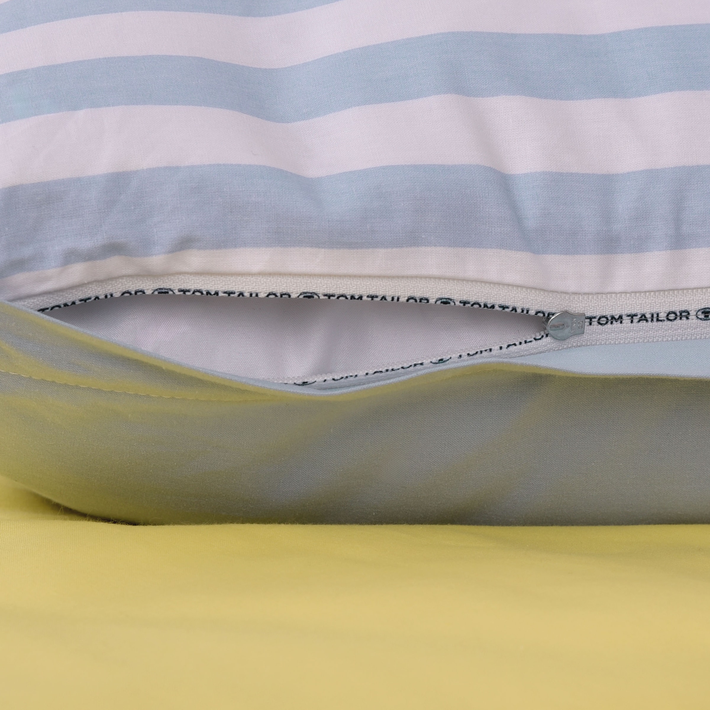 TOM TAILOR HOME Bettwäsche »STRIPES WITH A KICK in Gr. 135x200cm oder 155x220cm« 2 Stk. new bedroom, farbige Paspel am Kissen